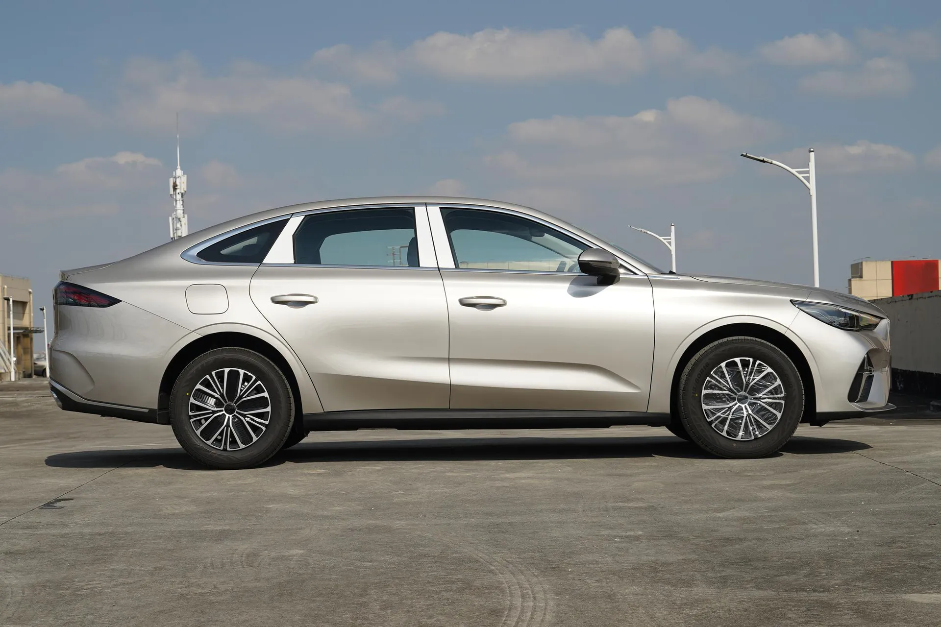  Emgrand 5th Generation 1.5L CVT Luxury