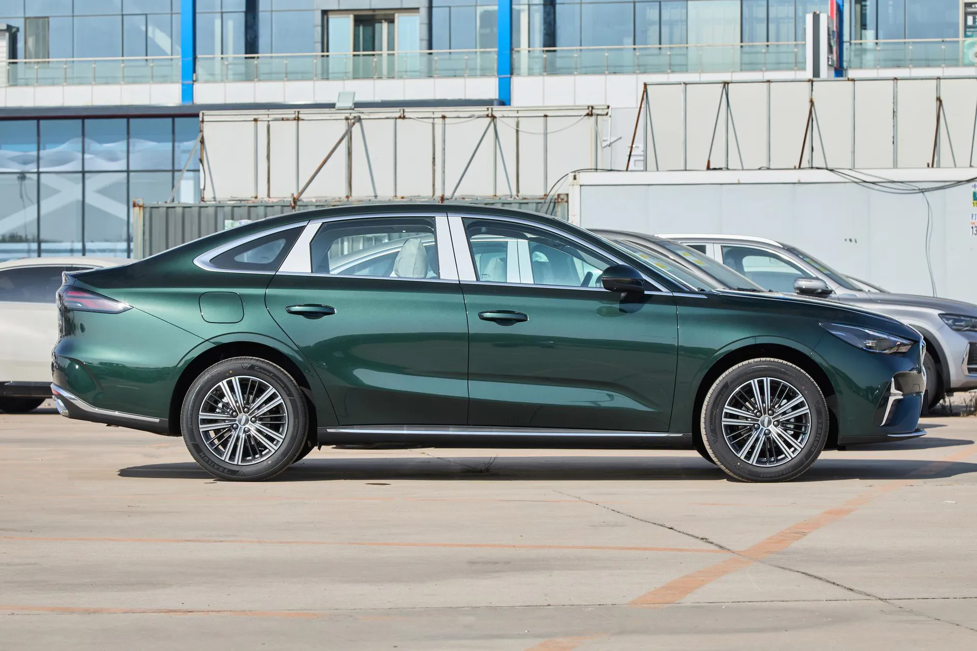  Emgrand 5th Generation 1.5L CVT Premium
