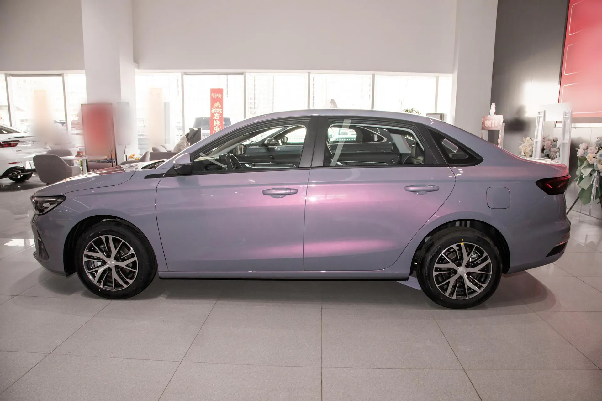  Emgrand 4 Million Commemorative 1.5L CVT Starlight