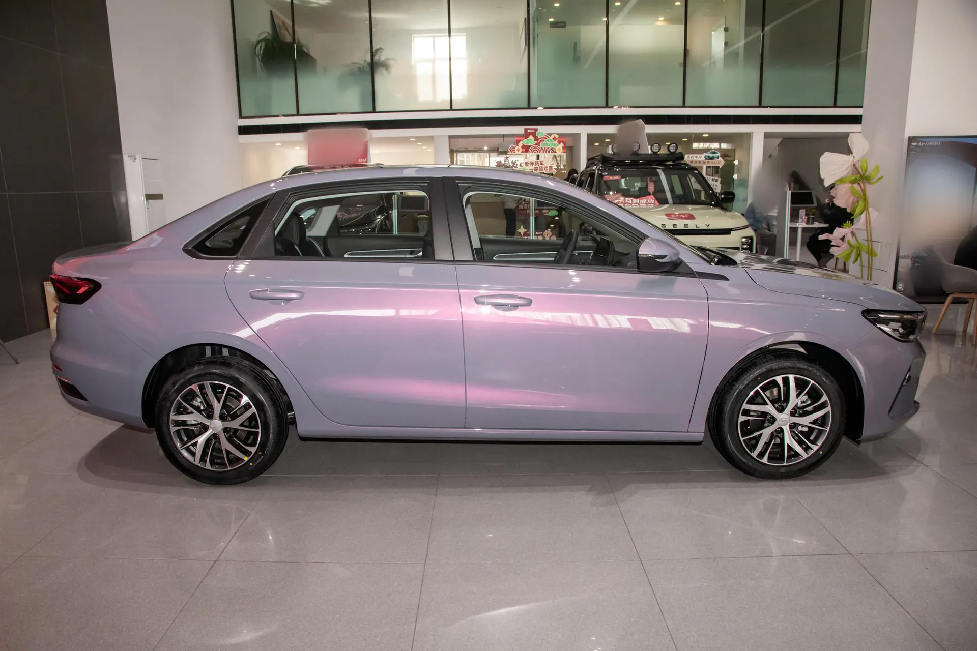  Emgrand 4 Million Commemorative 1.5L CVT Starlight