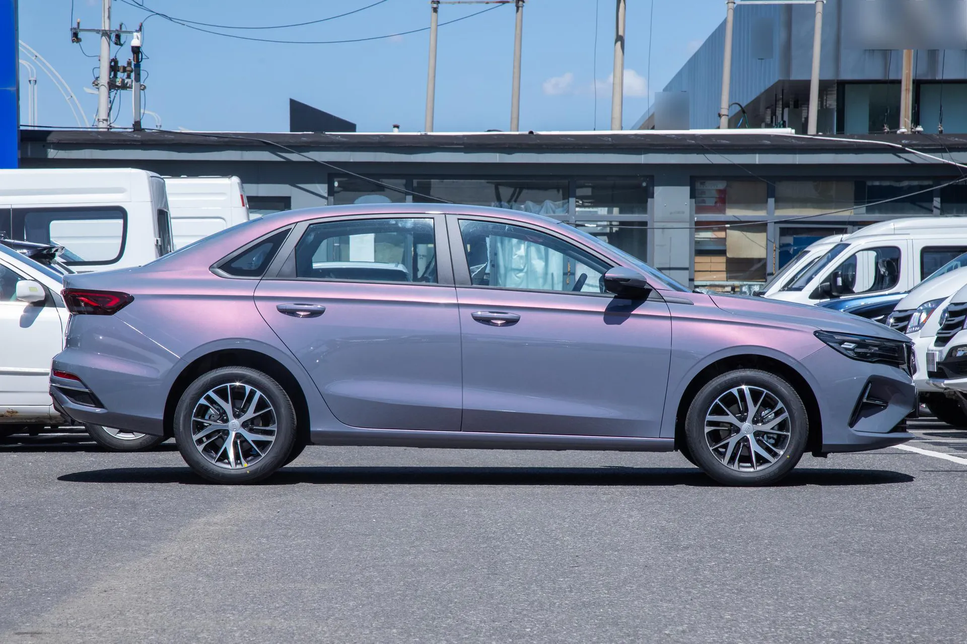  Emgrand 4 Million Commemorative 1.5L CVT Transcend