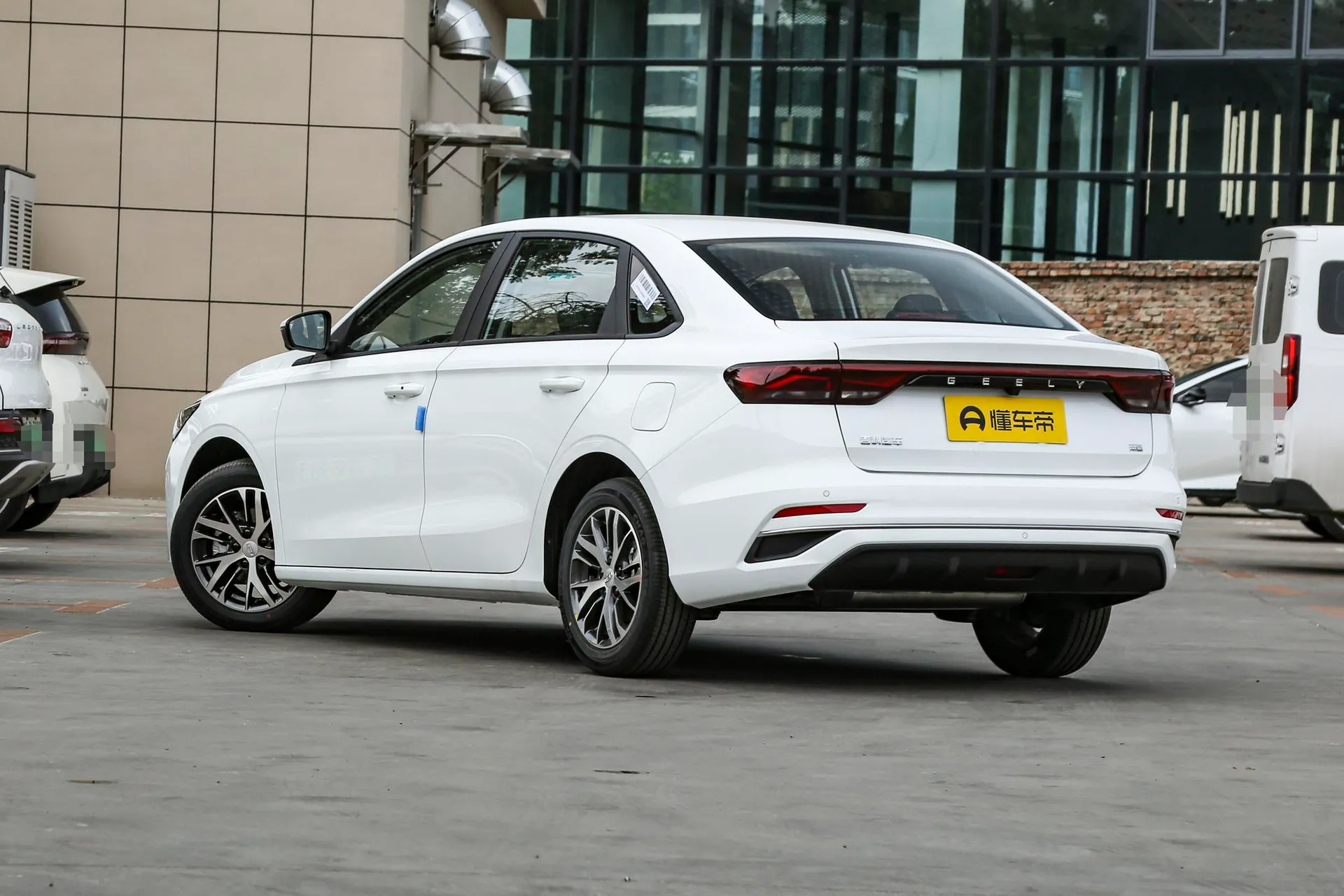  Emgrand 4 Million Commemorative 1.5L CVT Transcend