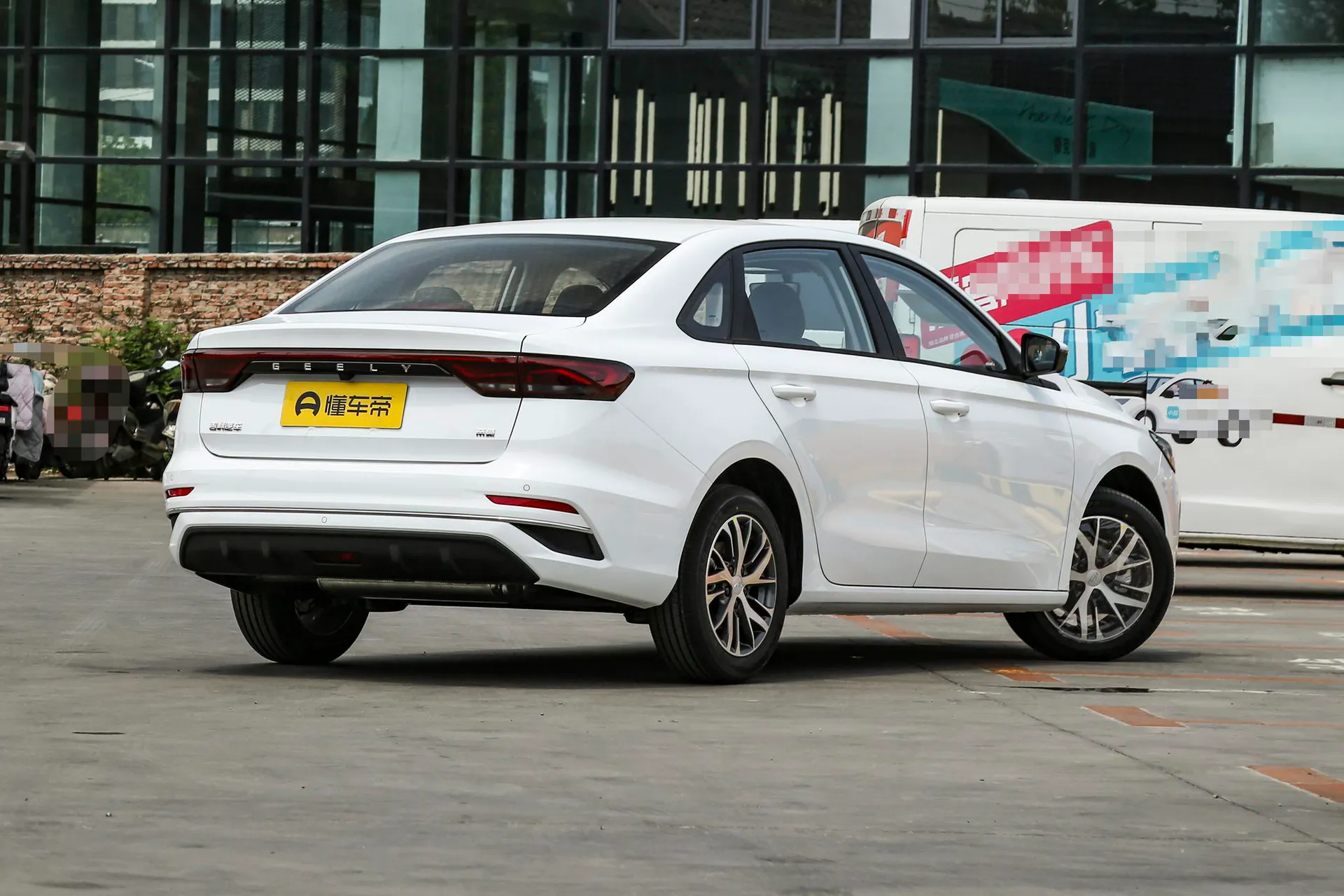 Emgrand 4 Million Commemorative 1.5L CVT Transcend