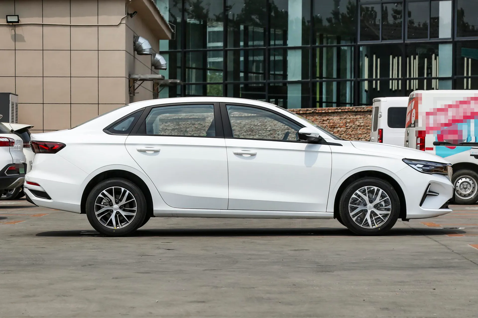  Emgrand 4 Million Commemorative 1.5L CVT Transcend