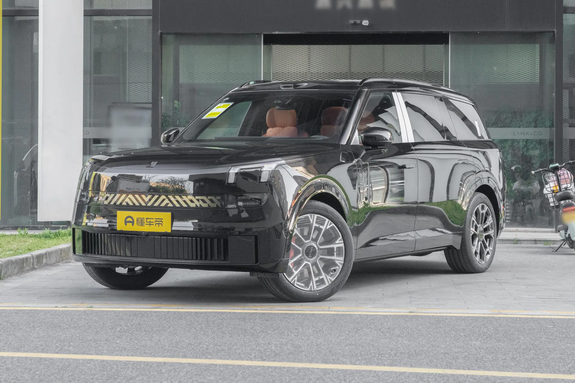  900 1.5T Ultra 6-Seater