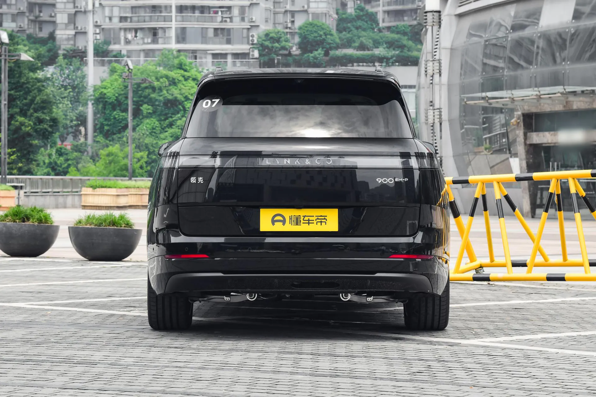  900 2.0T Explorer 6-Seater