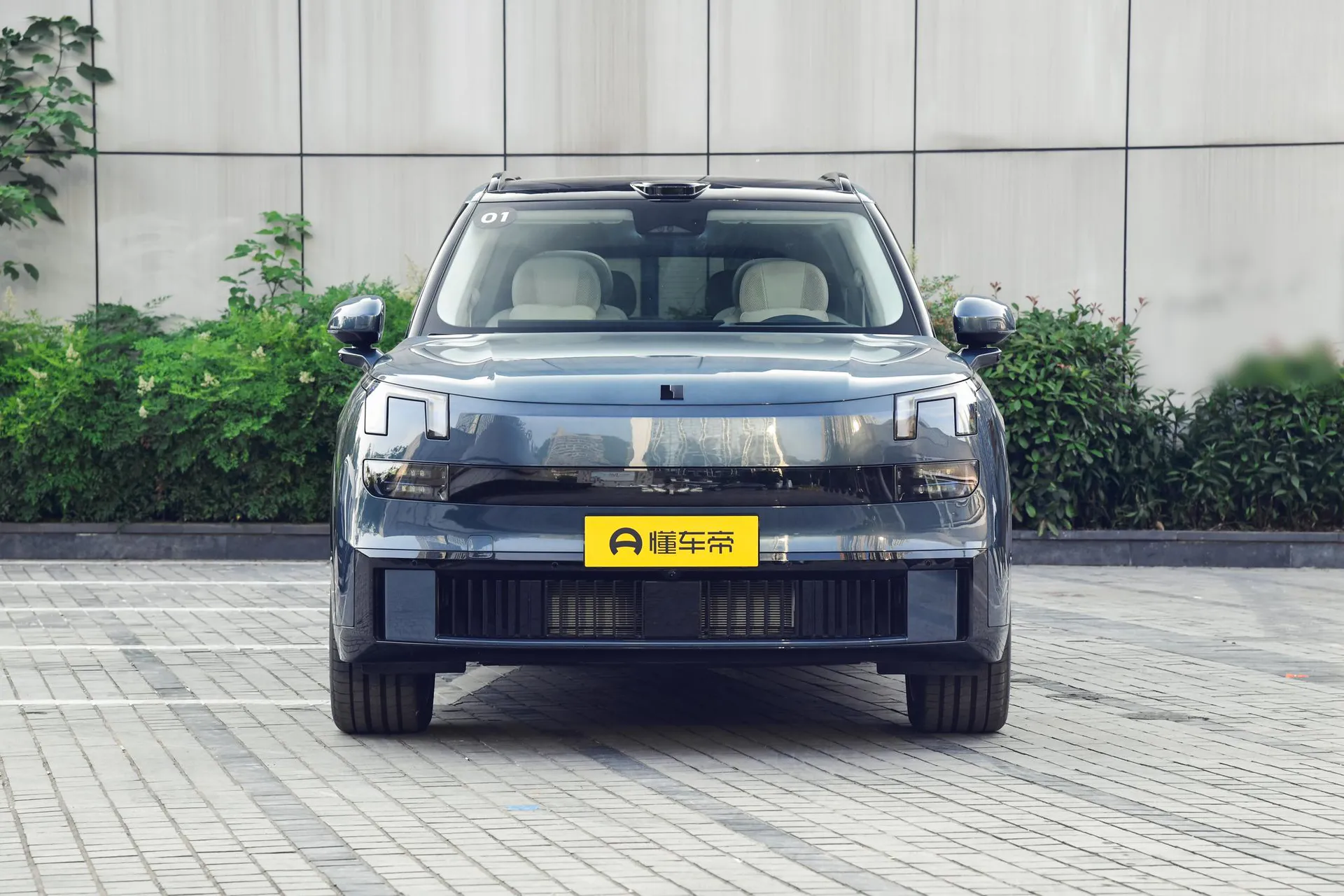  900 2.0T Explorer 6-Seater