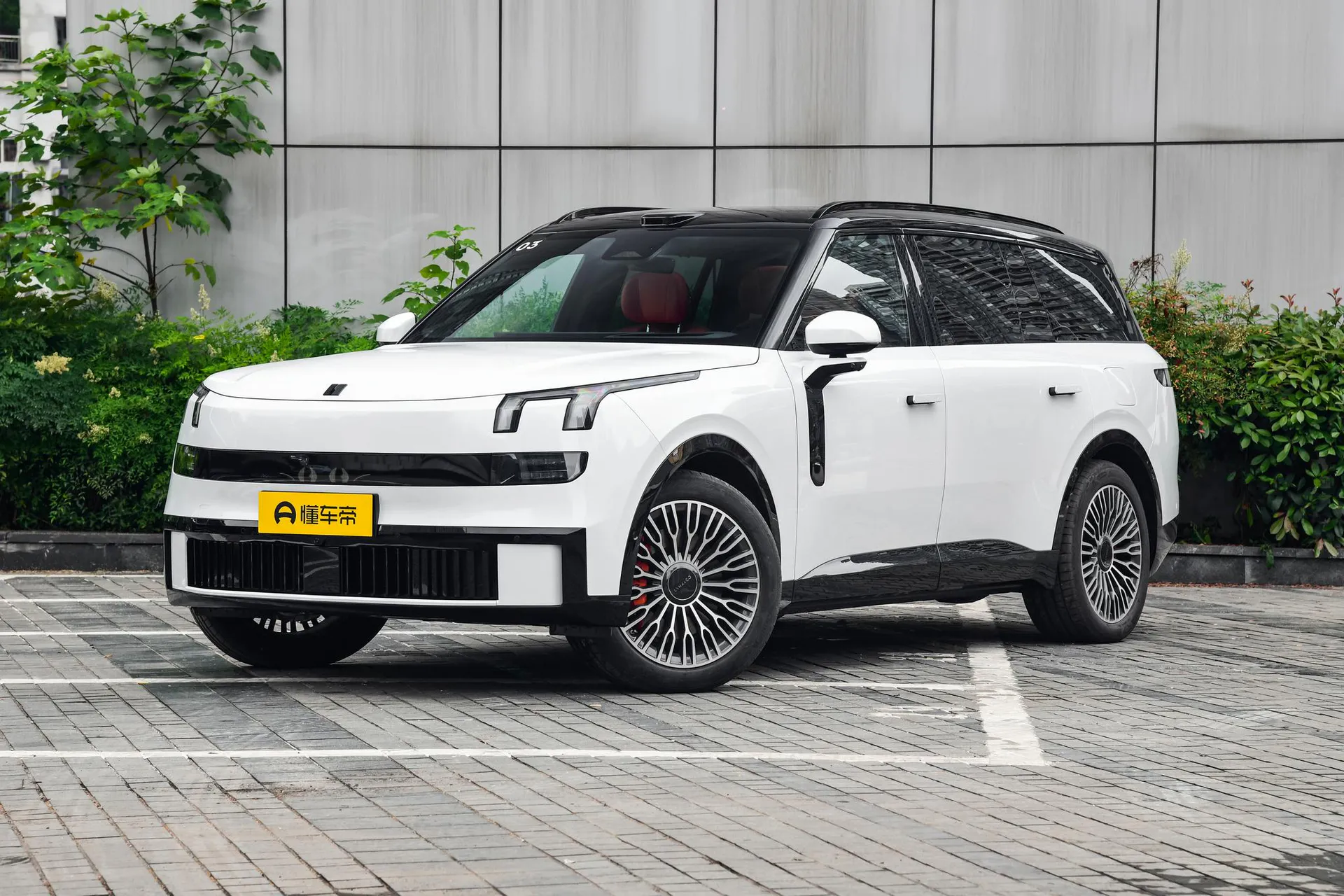  900 2.0T Explorer 6-Seater
