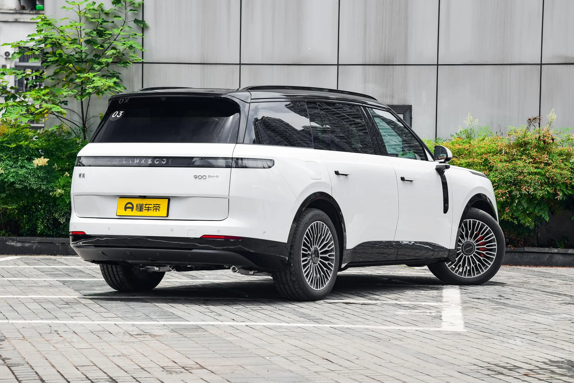  900 2.0T Explorer 6-Seater