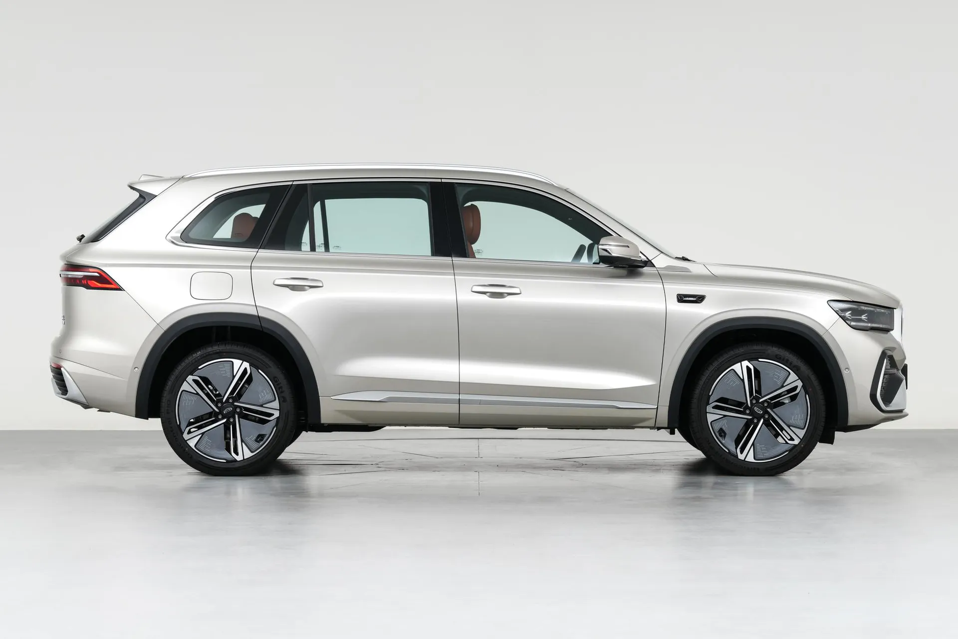  Xingyue L i-HEV Smart Hybrid 1.5T Wangshu