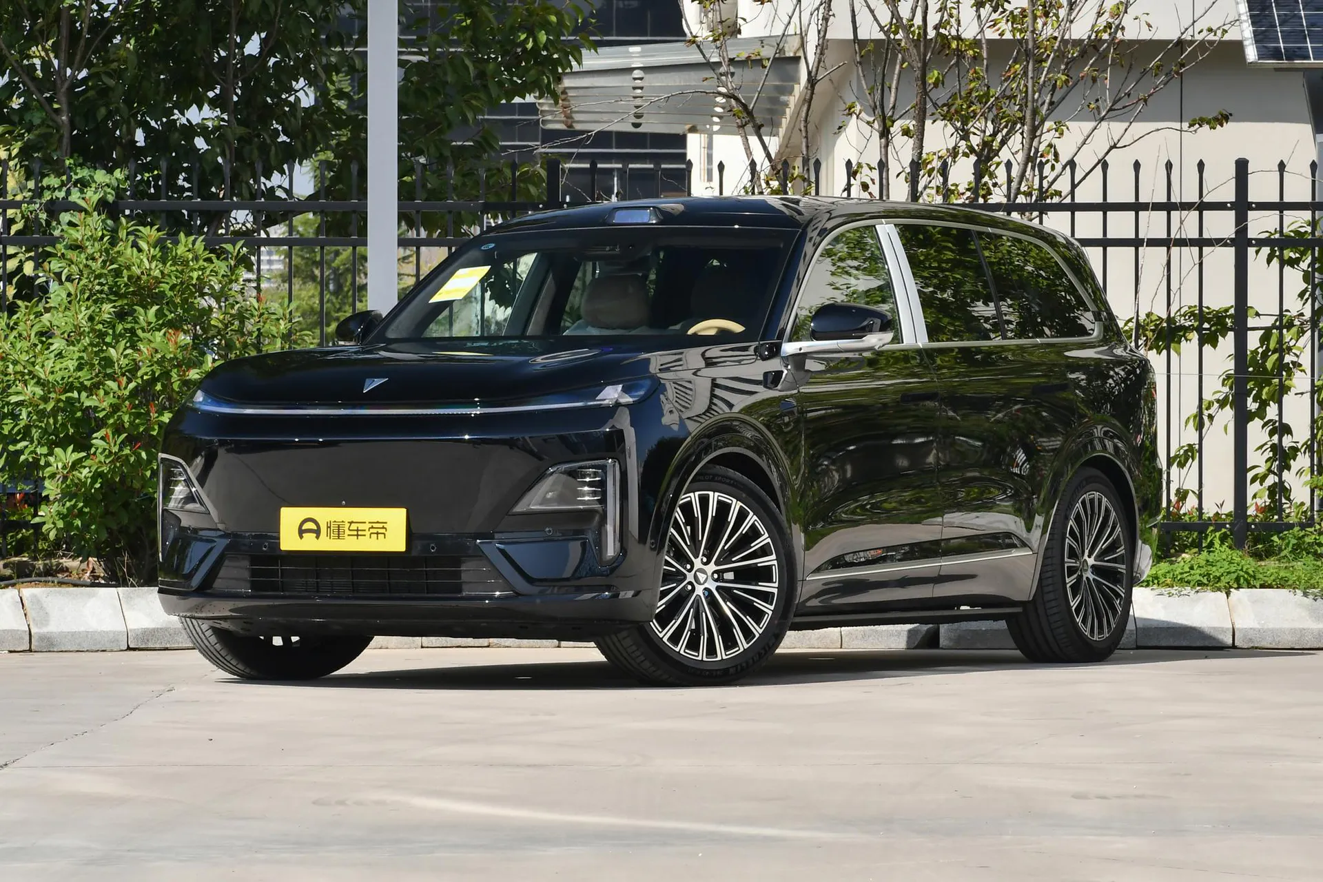  S09 AWD Ultra+ Ultra Long Range Bespoke