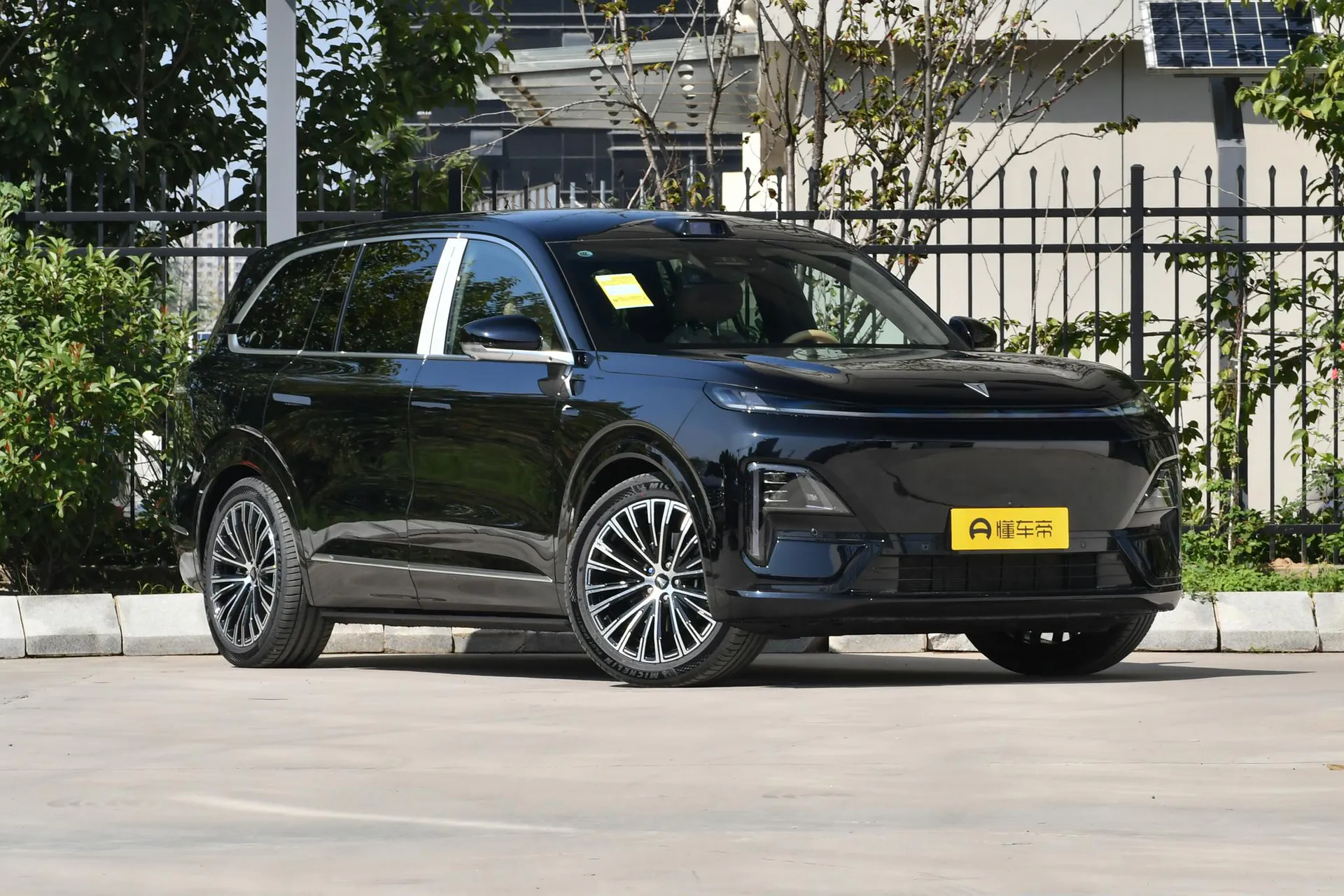  S09 AWD Ultra+ Ultra Long Range Bespoke