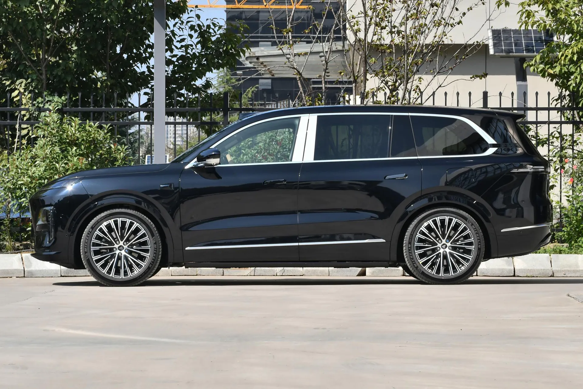 S09 AWD Ultra+ Ultra Long Range Bespoke