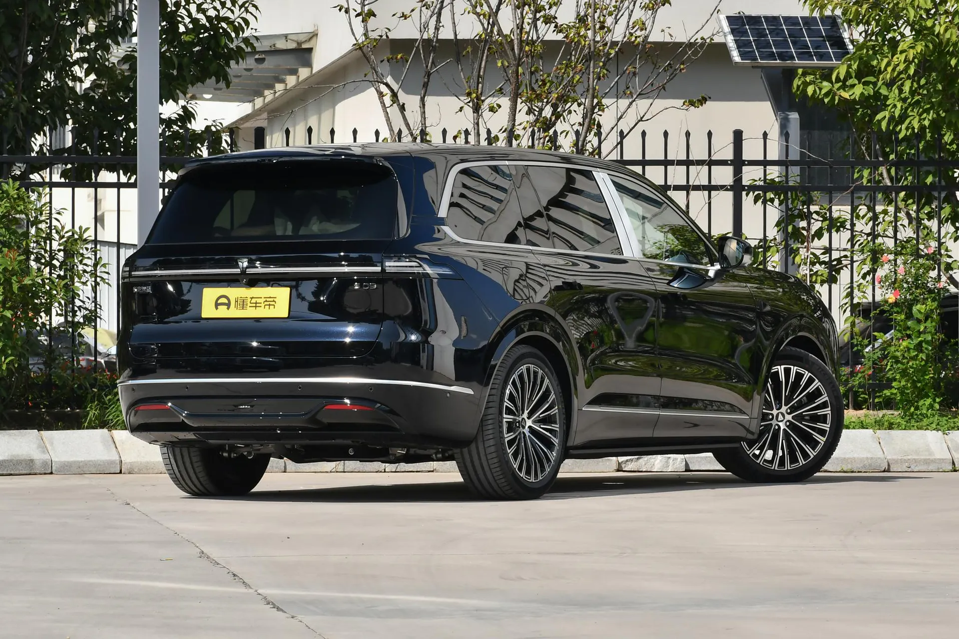 S09 AWD Ultra+ Ultra Long Range Bespoke