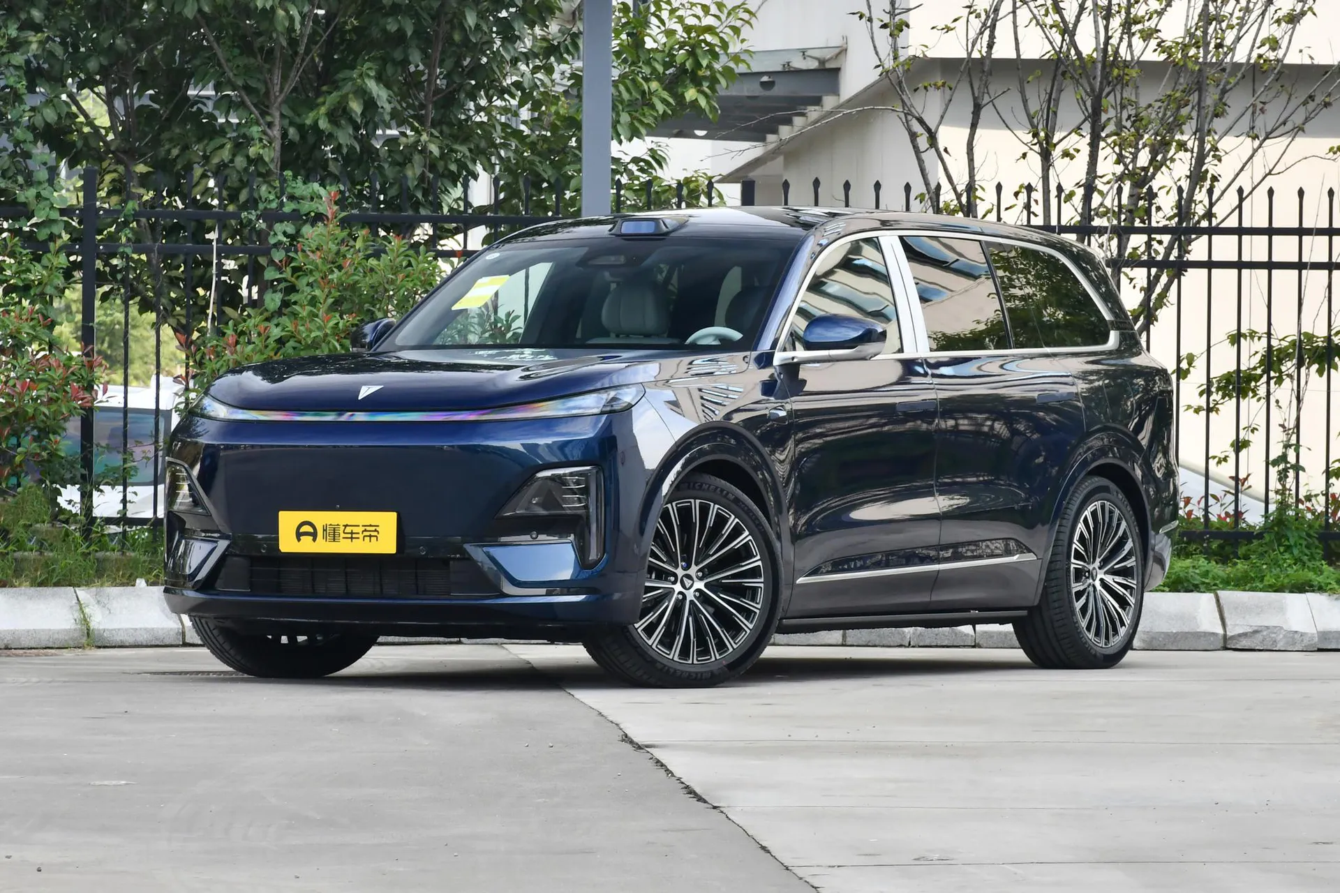  S09 AWD Ultra+ Ultra Long Range Bespoke