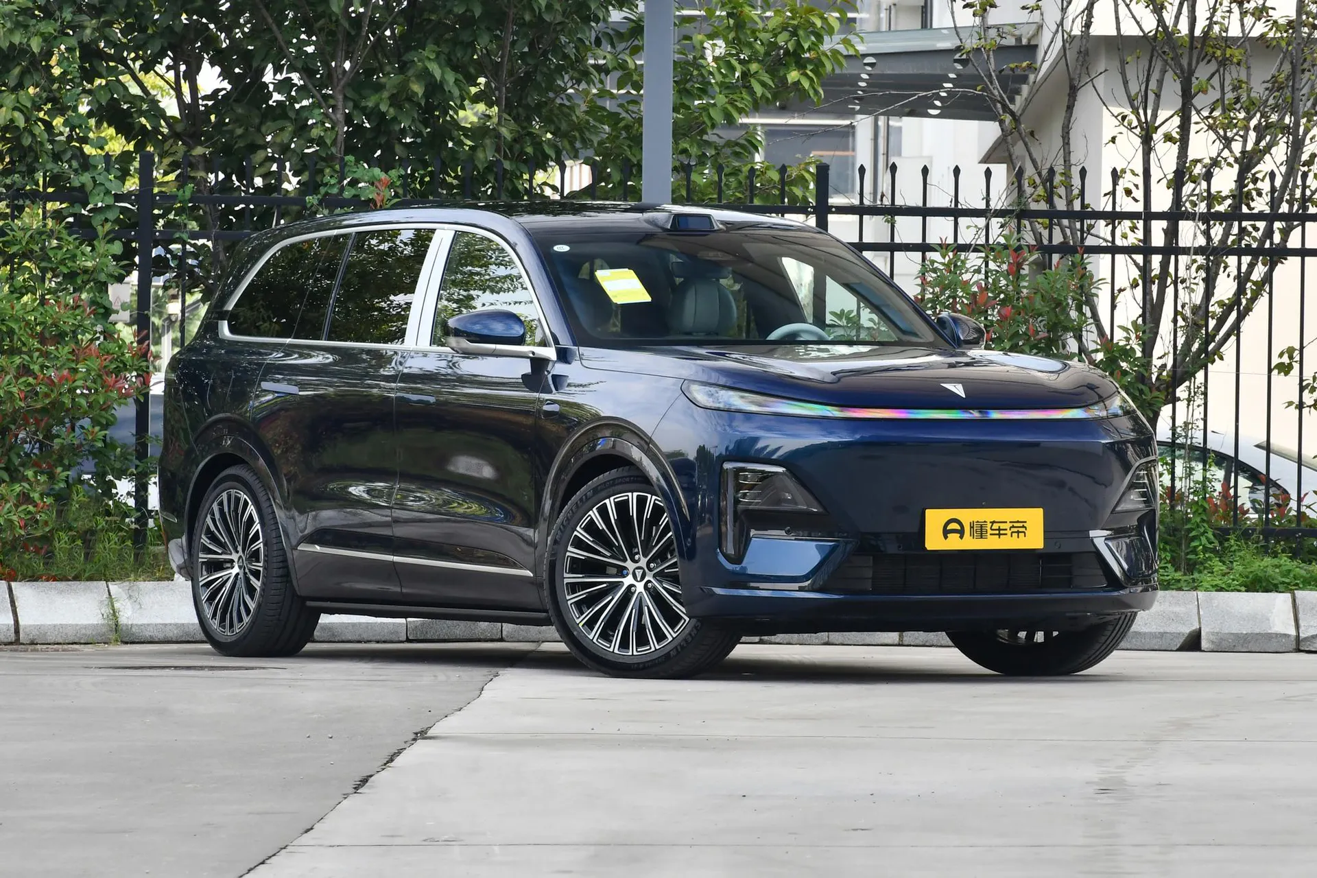 S09 AWD Ultra+ Ultra Long Range Bespoke