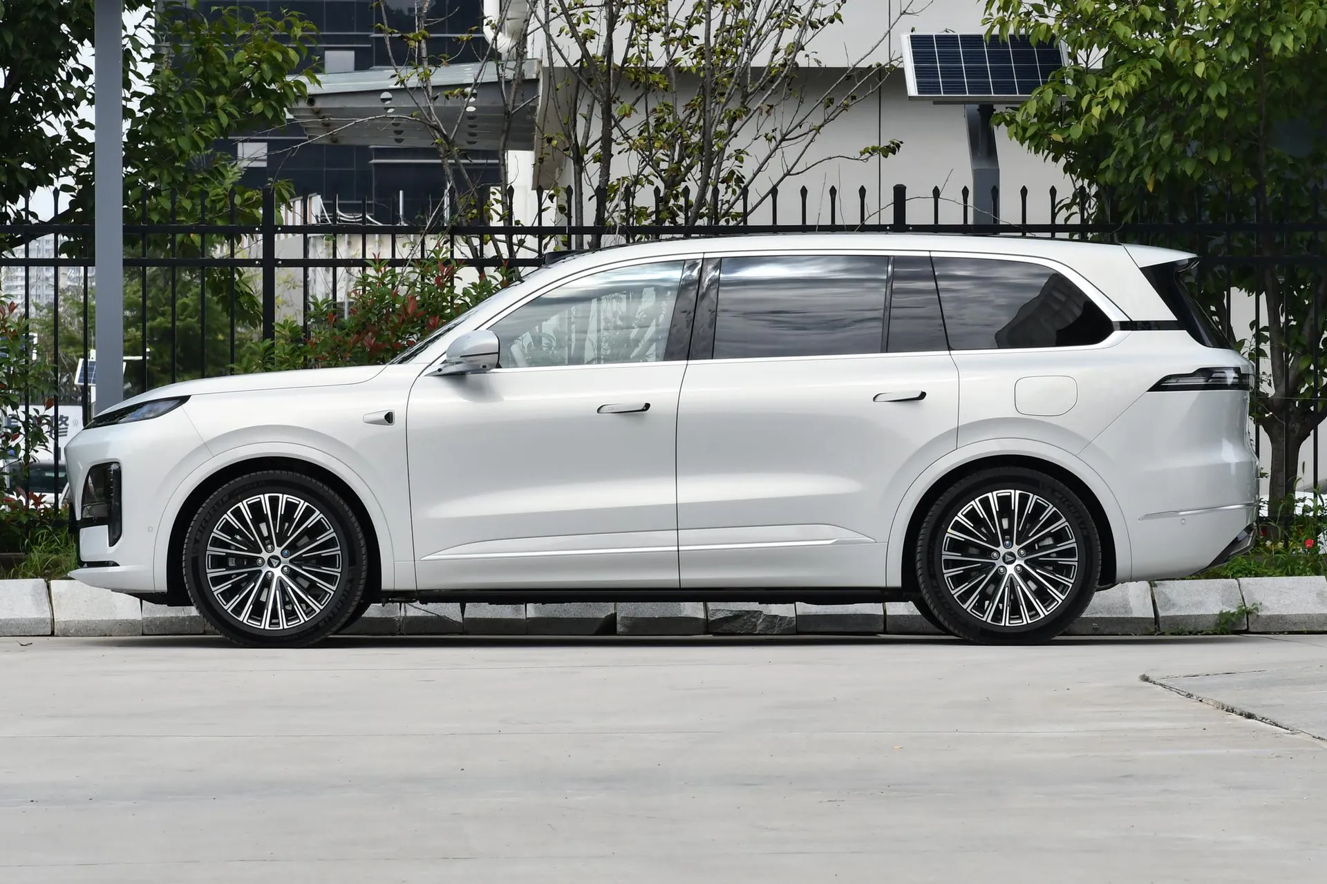  S09 AWD Ultra+ Ultra Long Range Bespoke