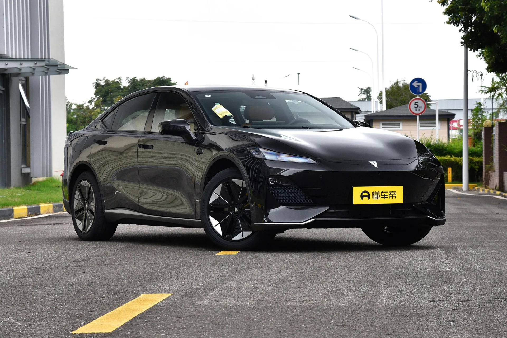  SL03 530 Pure EV Sport