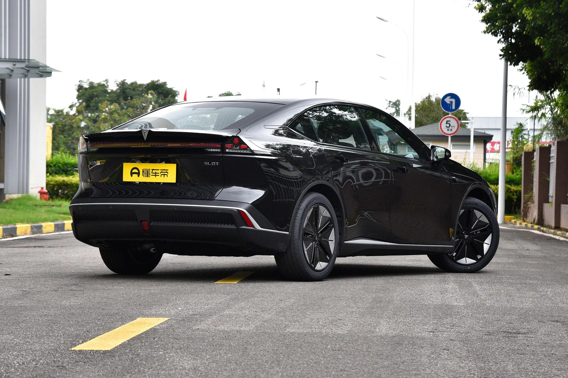  SL03 530 Pure EV Sport