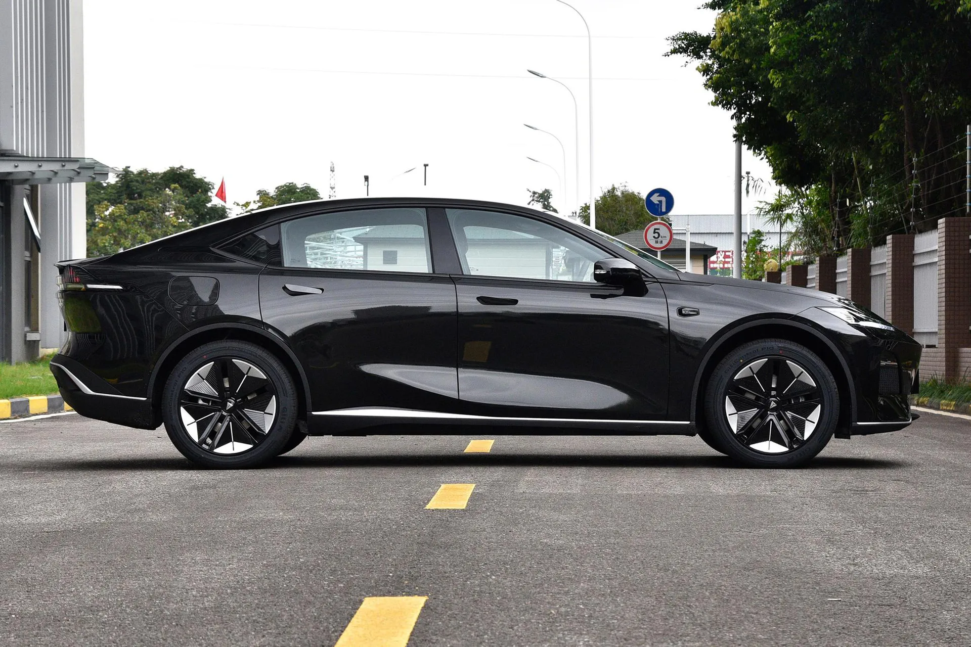  SL03 530 Pure EV Sport