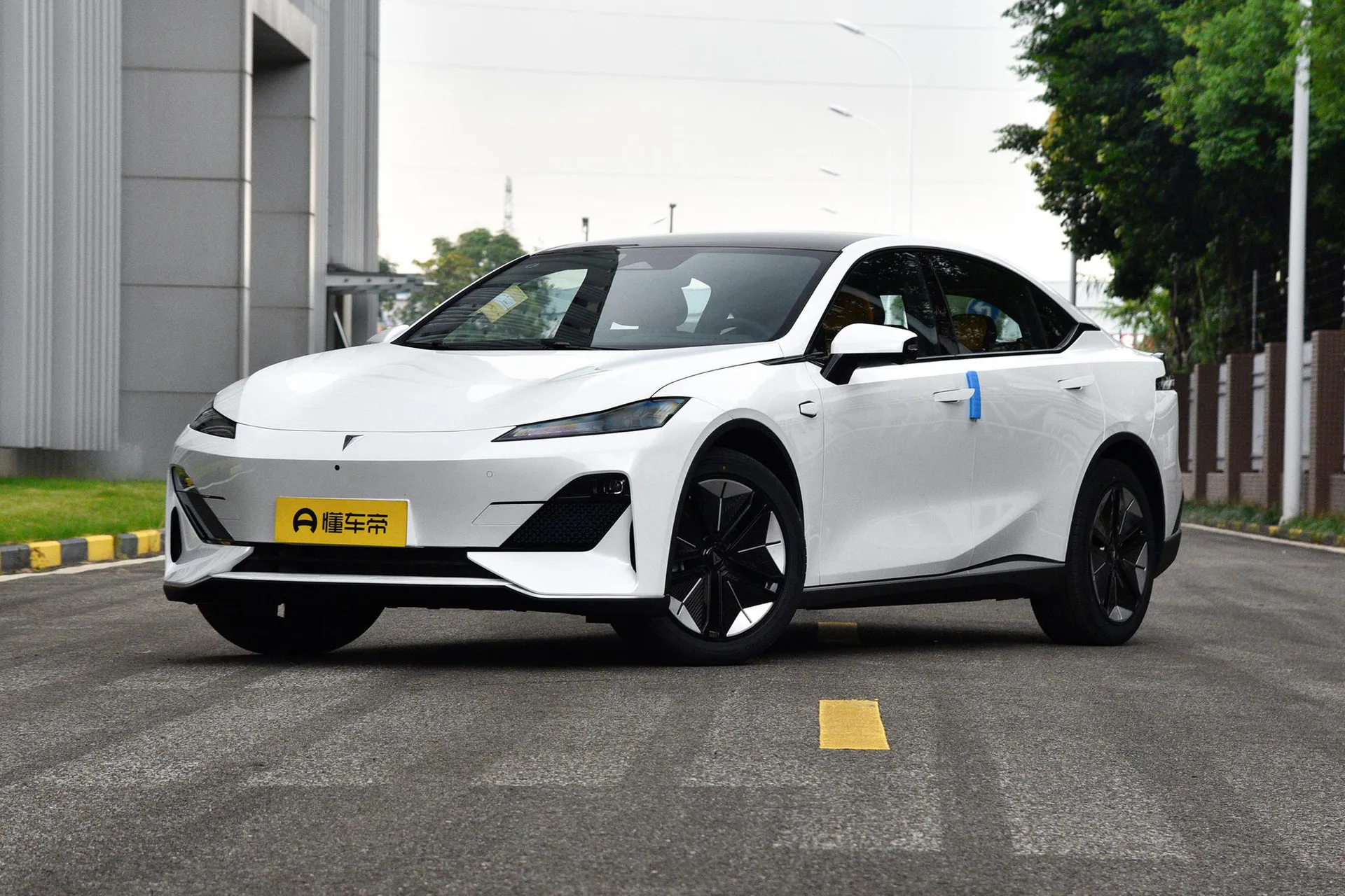  SL03 530 Pure EV Sport