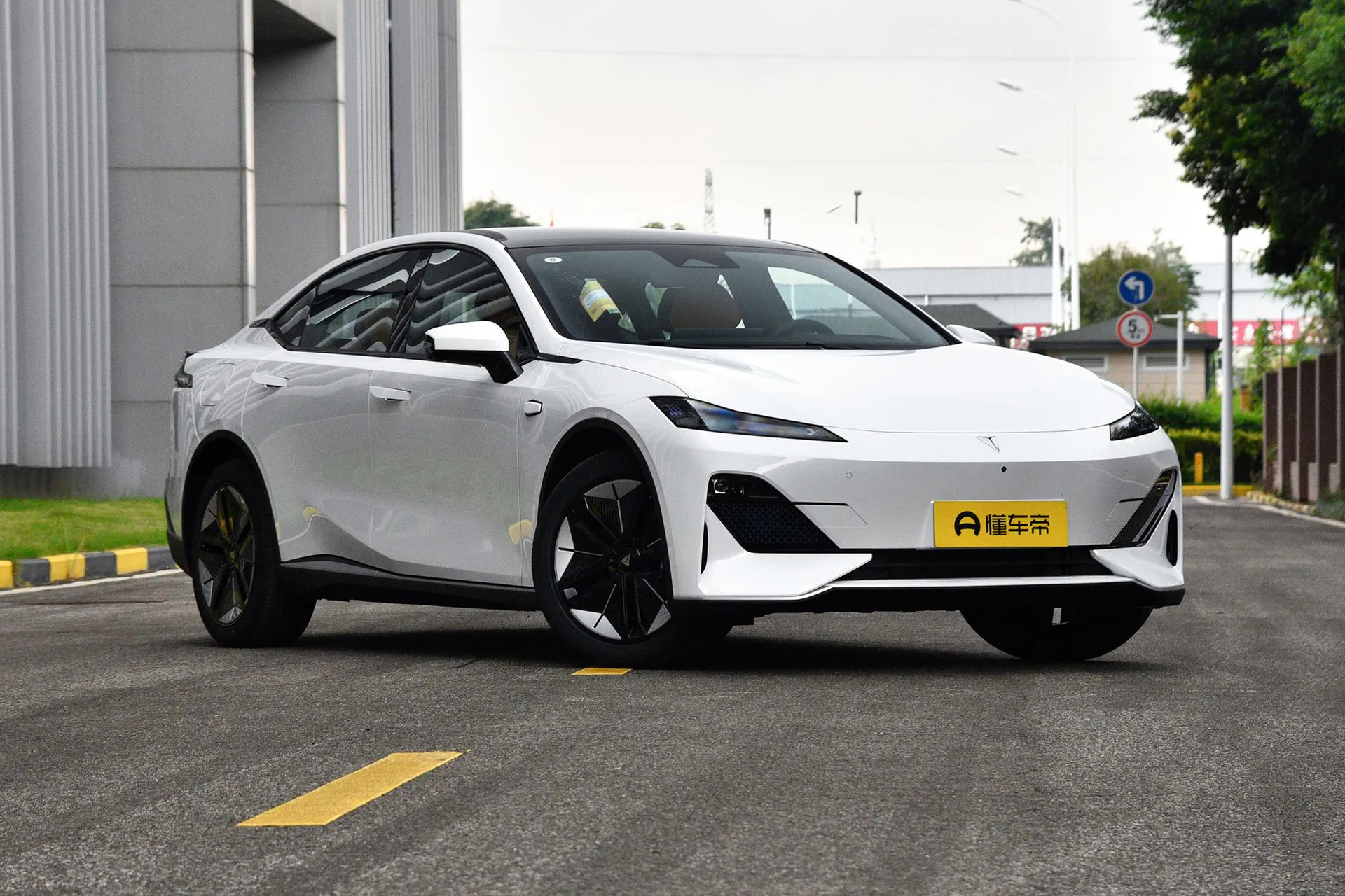  SL03 530 Pure EV Sport