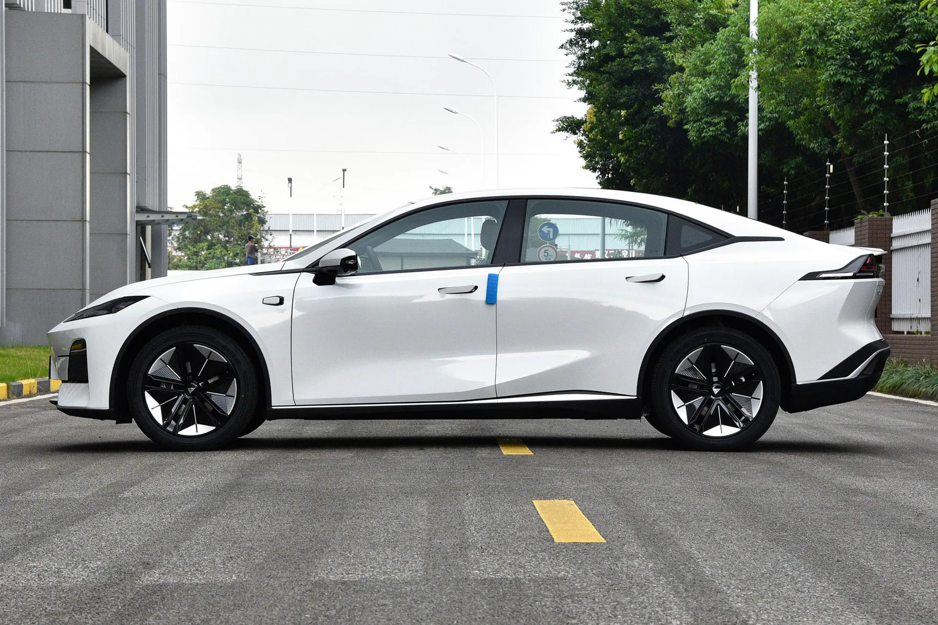  SL03 530 Pure EV Sport