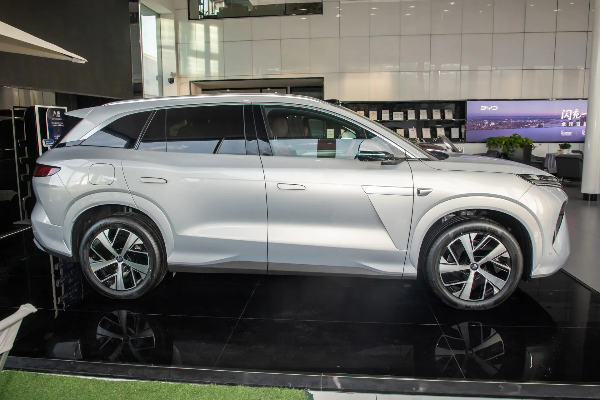  Tang L DM-p 200 KM AWD LiDAR Flagship