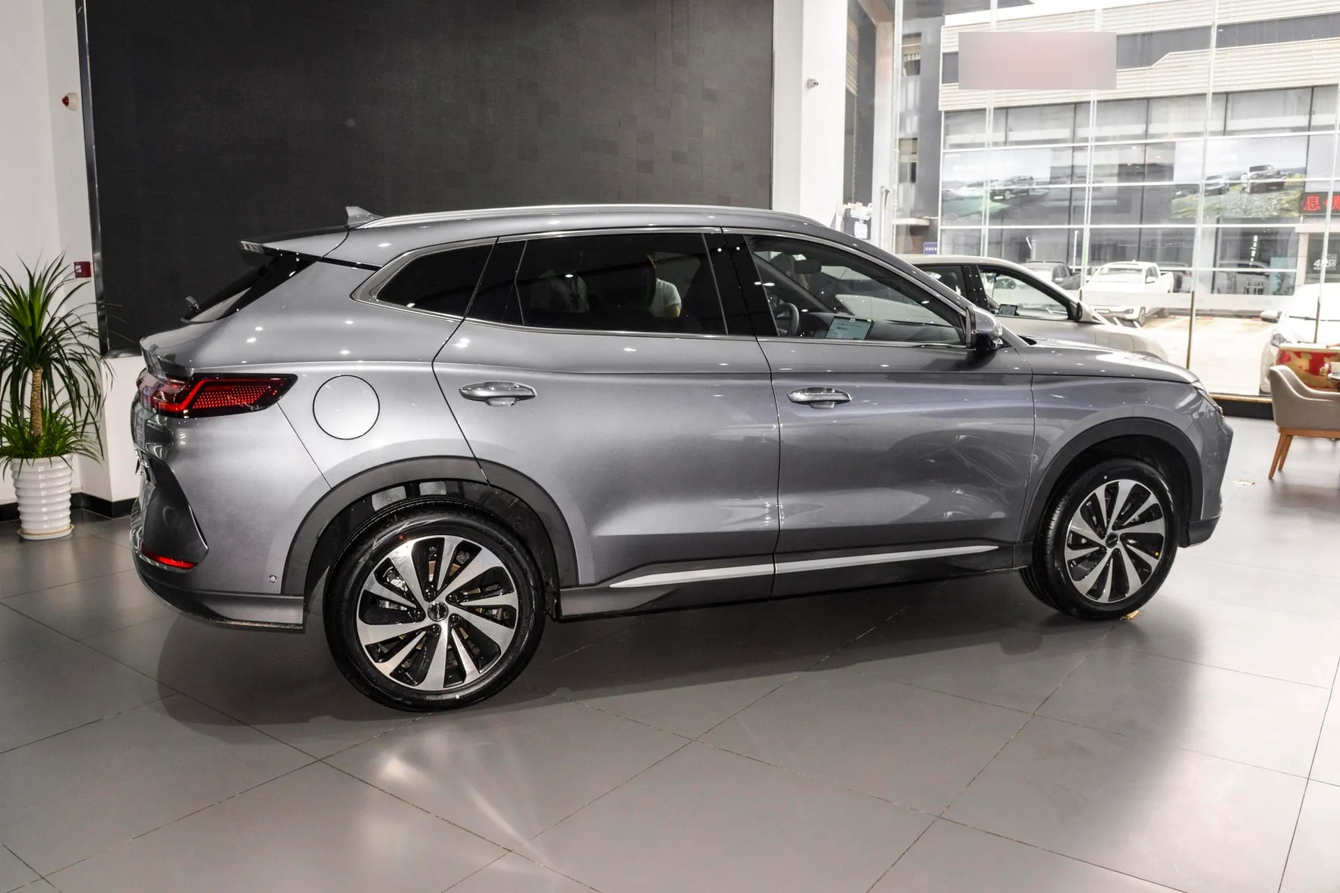  Song Plus EV Glory 605 KM Flagship PLUS