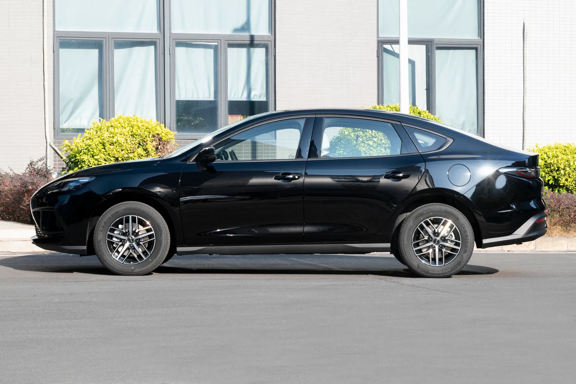  Seal 05 DM-i 210 KM Premium