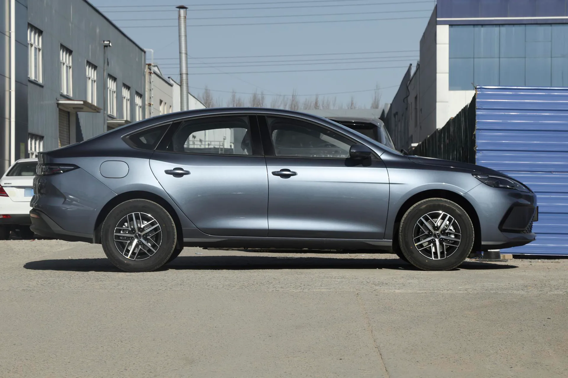  Seal 05 DM-i 210 KM Premium