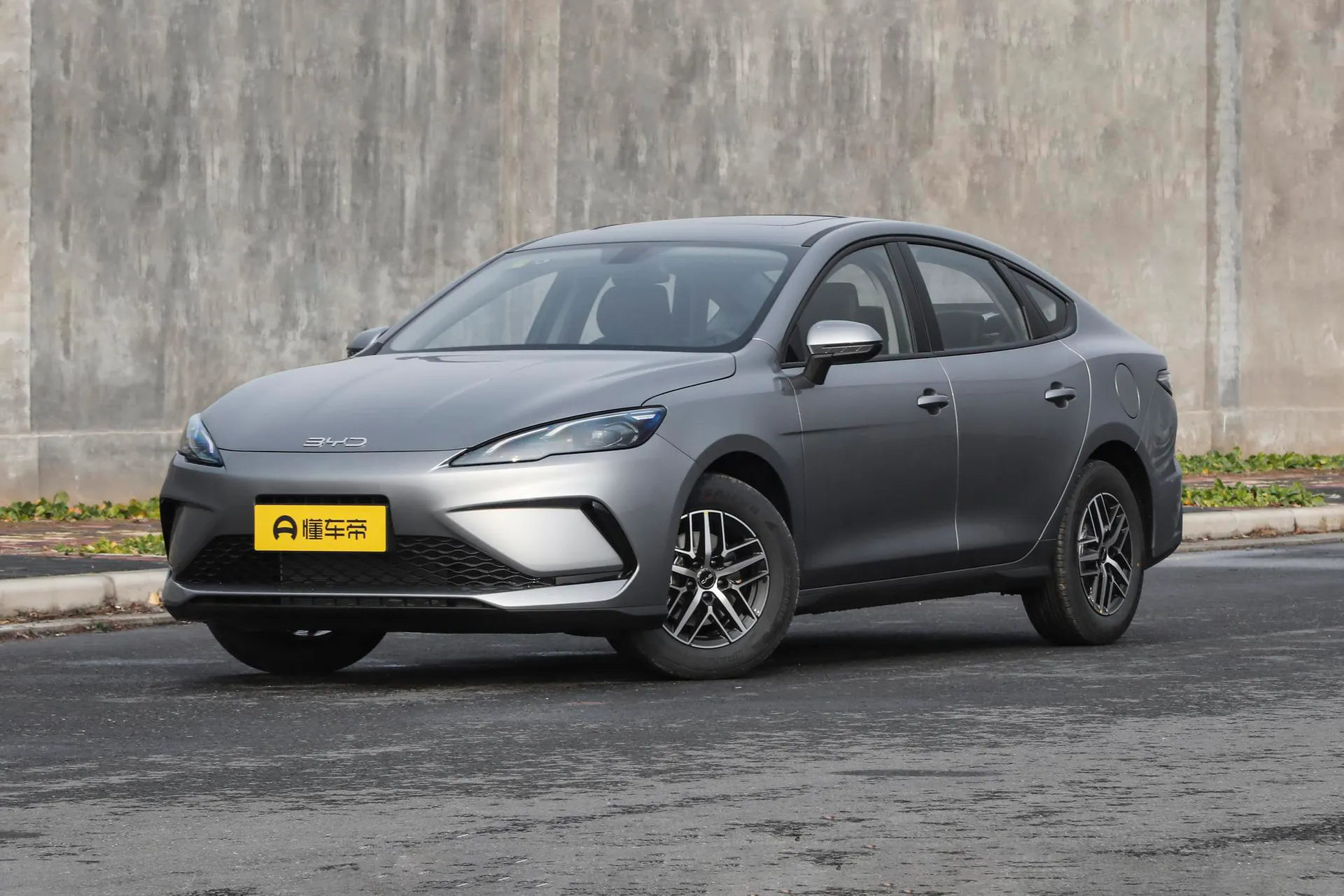  Seal 05 DM-i 210 KM Premium