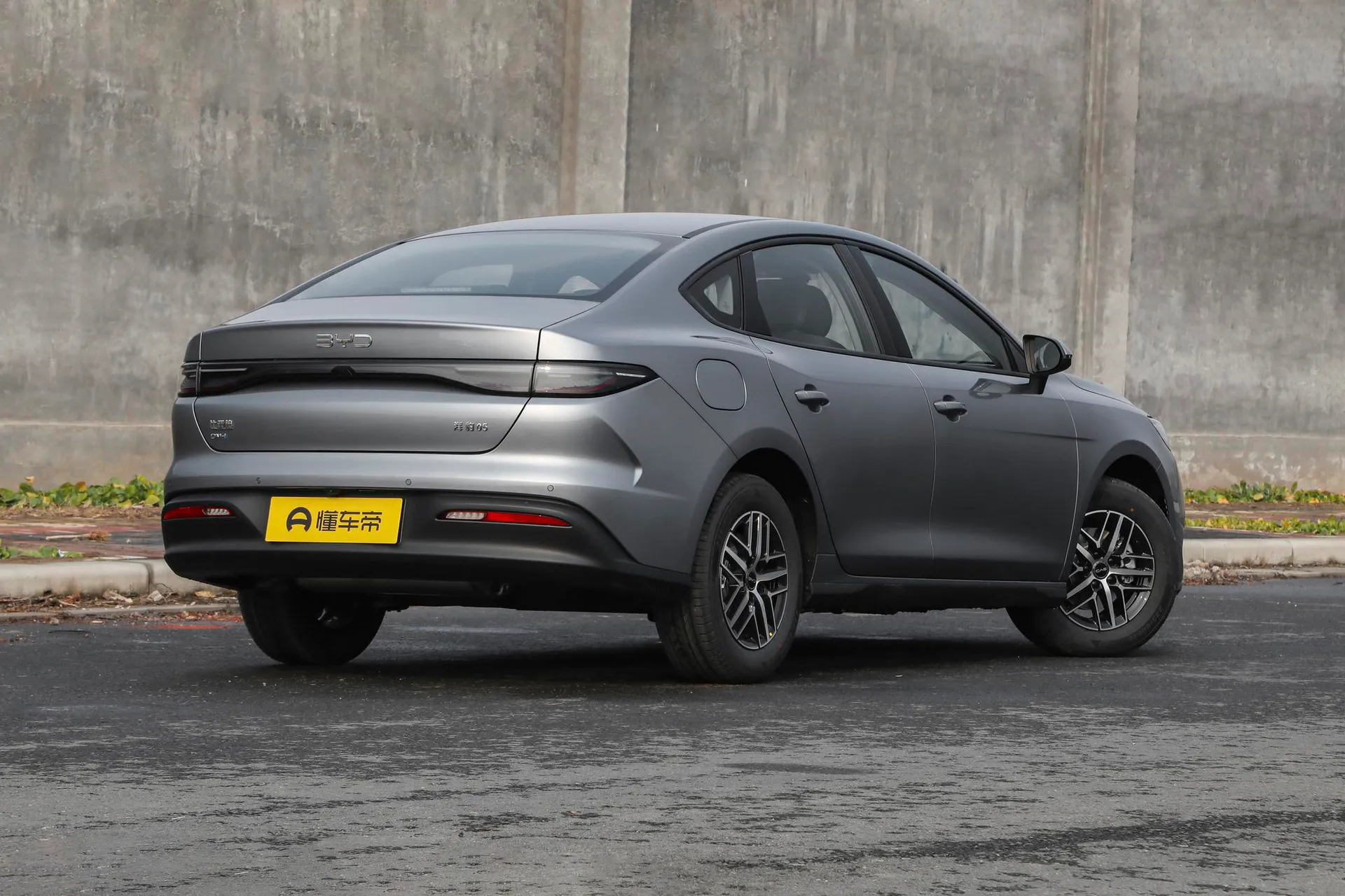  Seal 05 DM-i 210 KM Premium