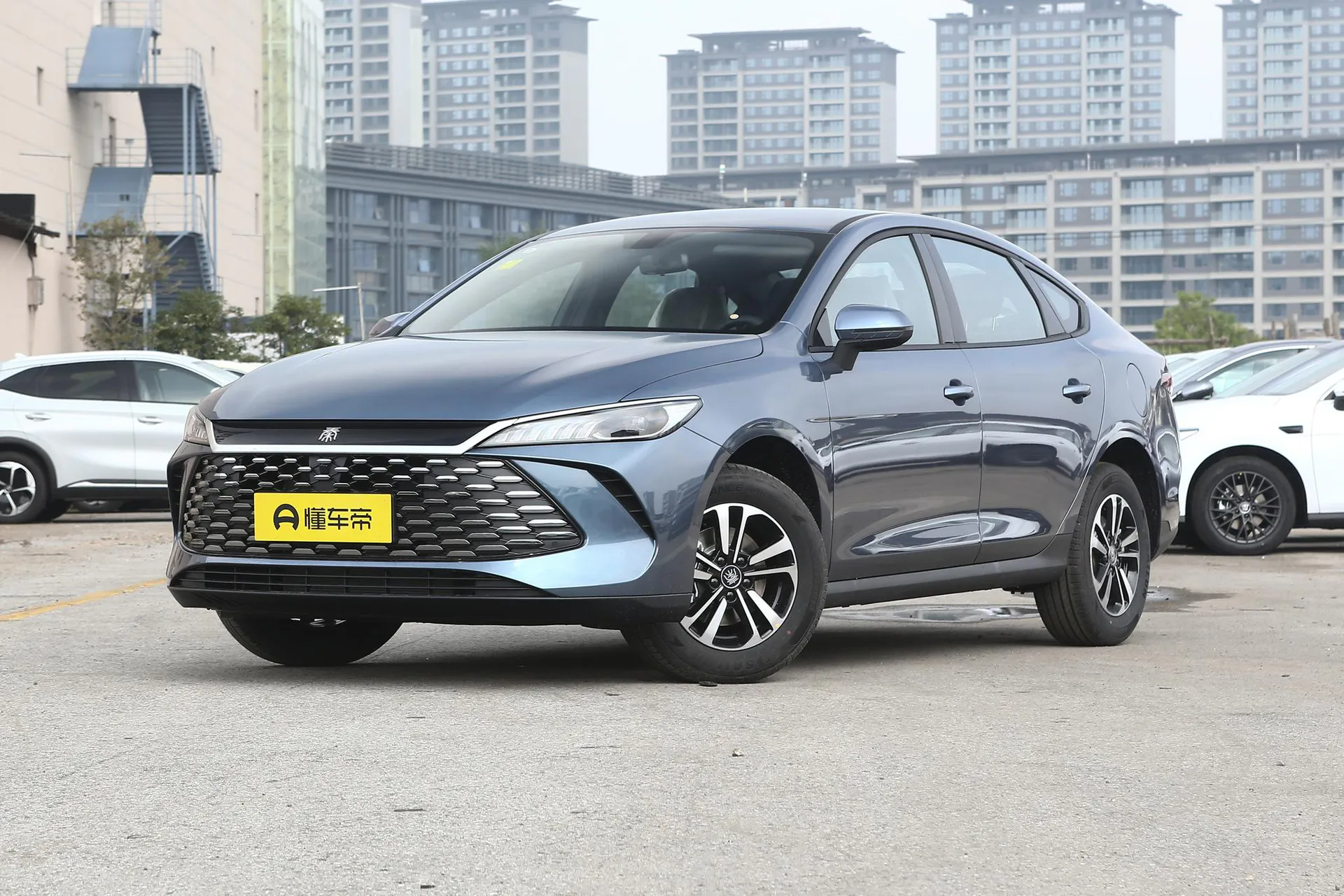  Qin Plus DM Smart Driving DM-i 128 KM Progressive