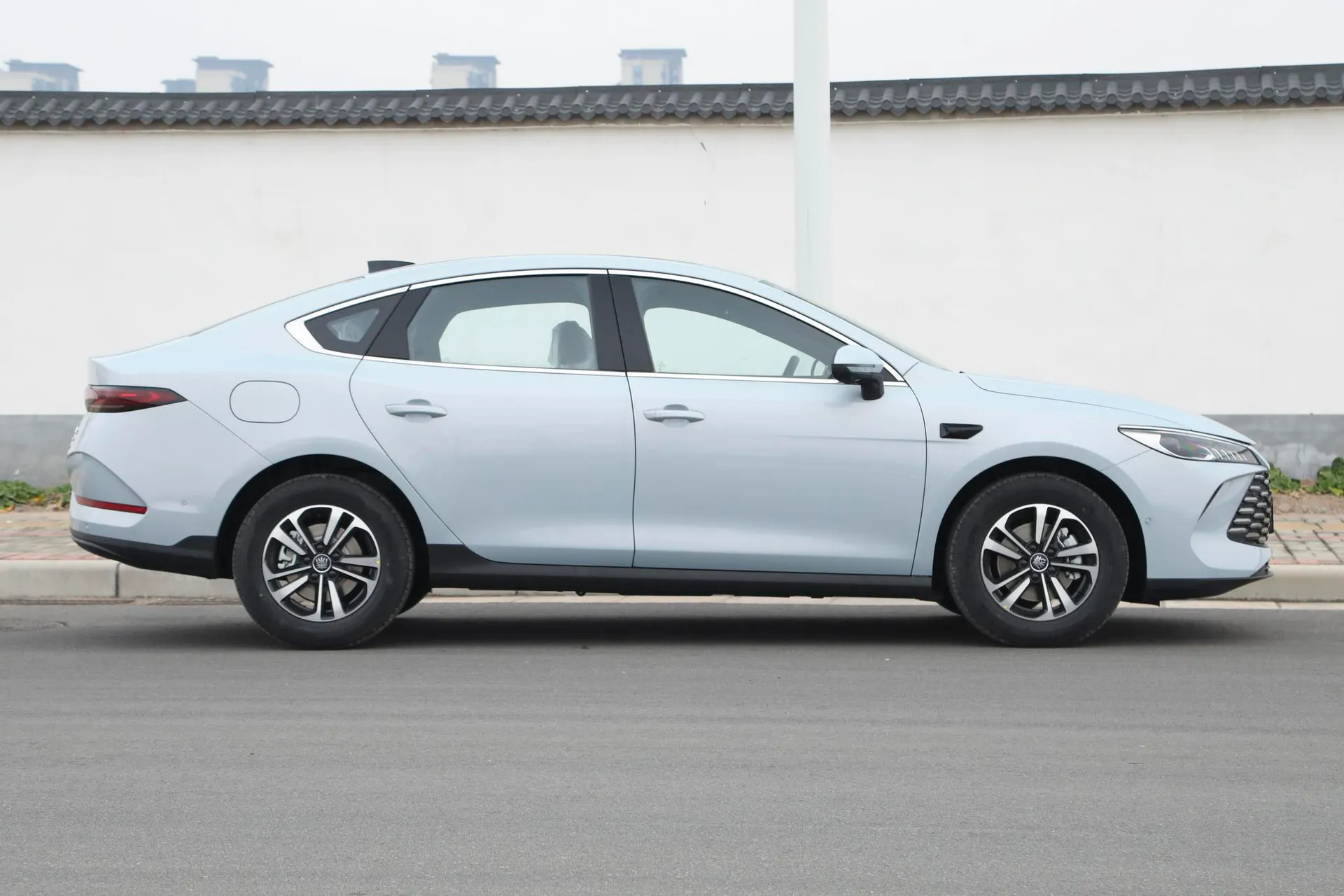  Qin Plus DM Smart Driving DM-i 55 KM Transcend