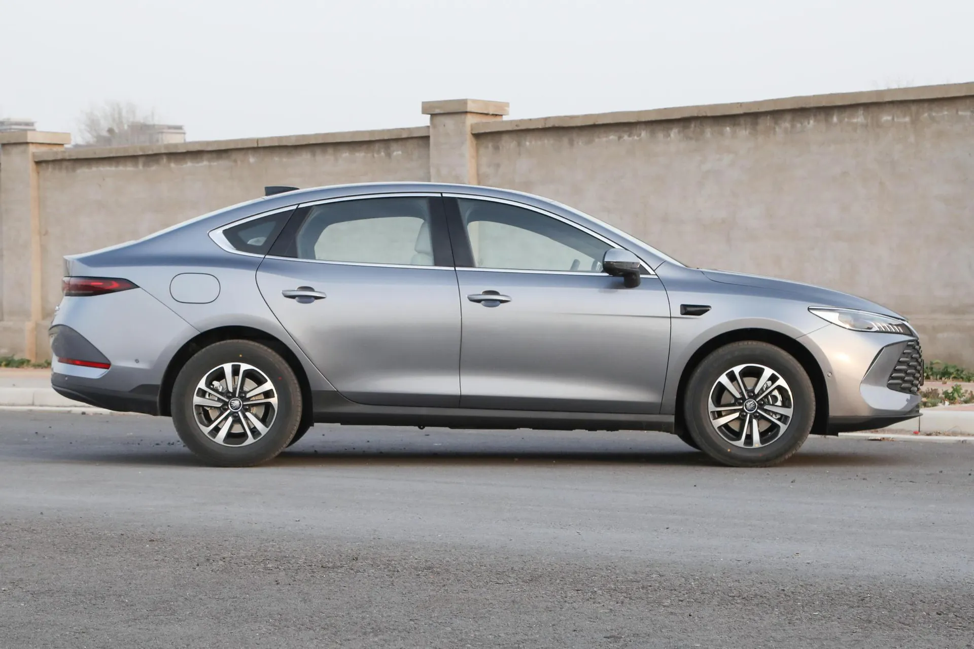 Qin Plus DM Smart Driving DM-i 55 KM Transcend