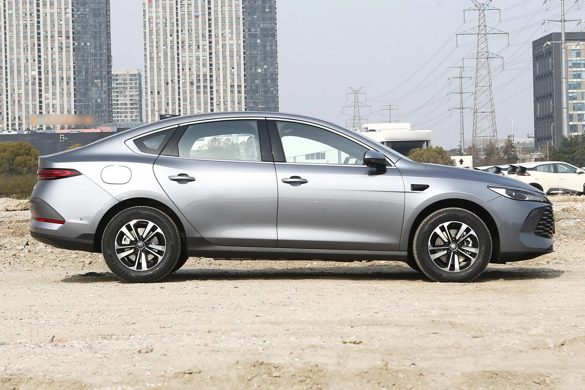  Qin Plus DM Smart Driving DM-i 120 KM Transcend