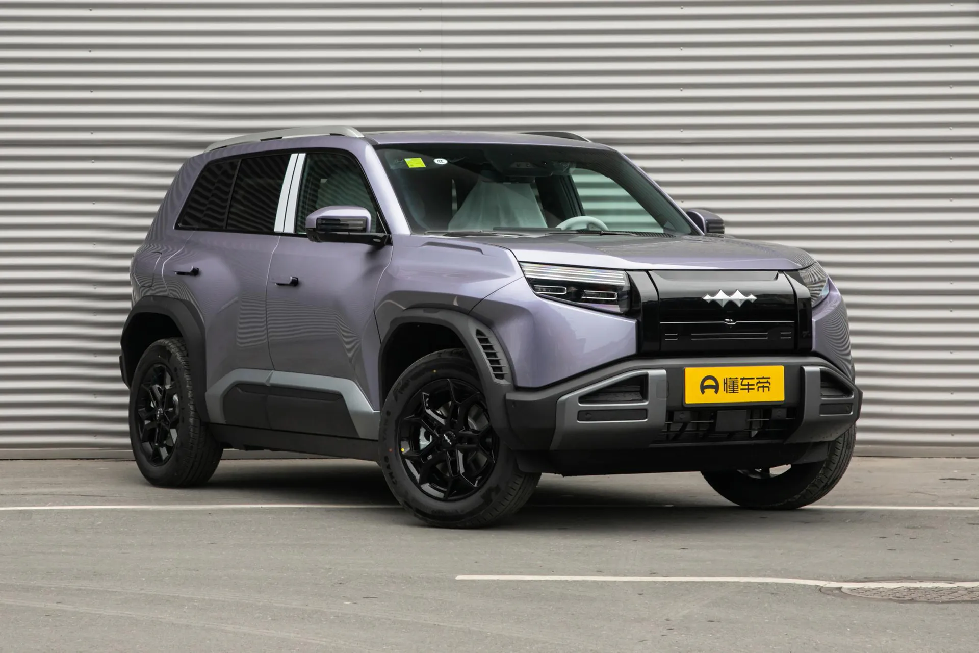  Titanium 3 620 KM RWD Flash Charge