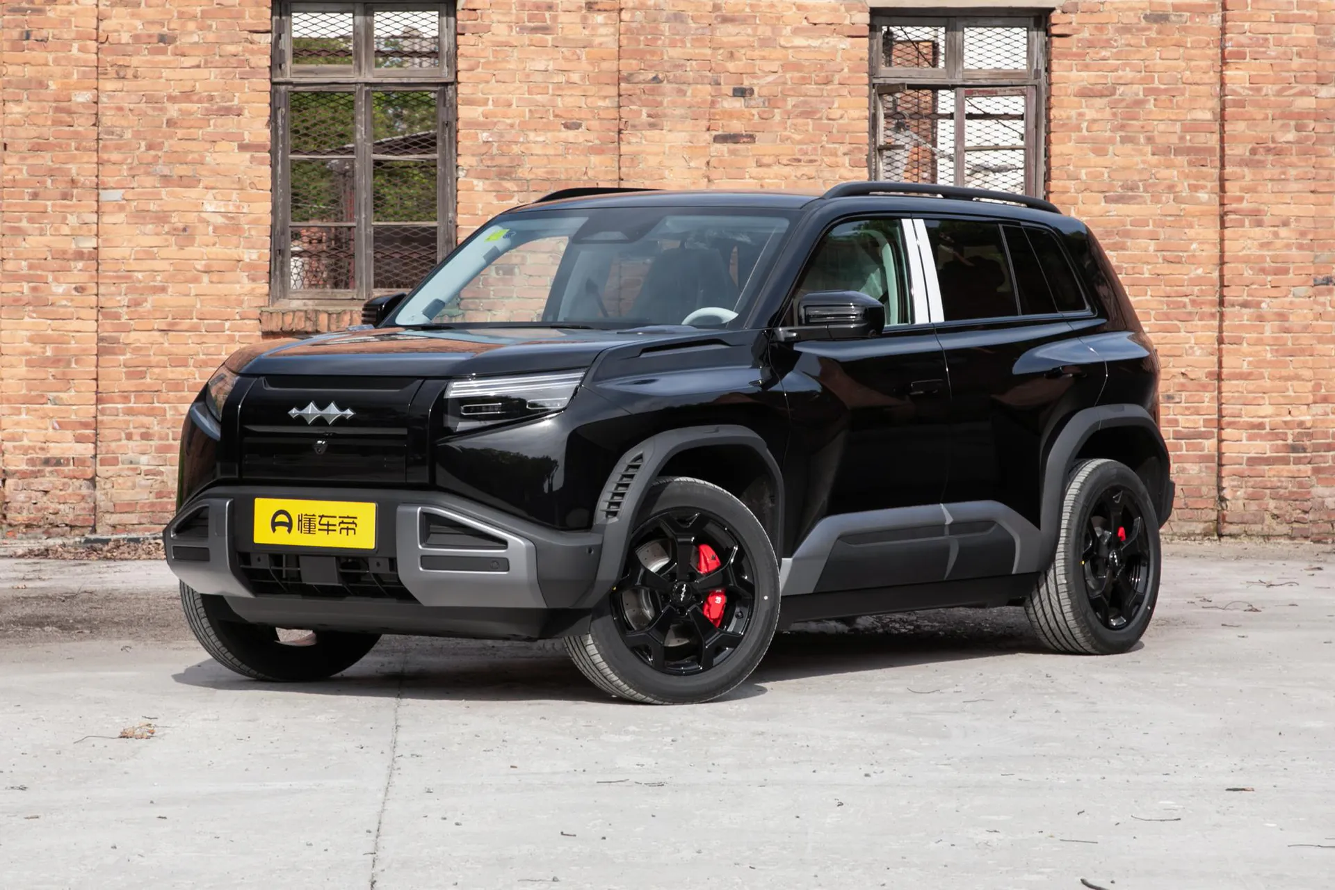 Внедорожник Fang Cheng Bao Titanium 3 565 KM AWD Flash Charge (2026)