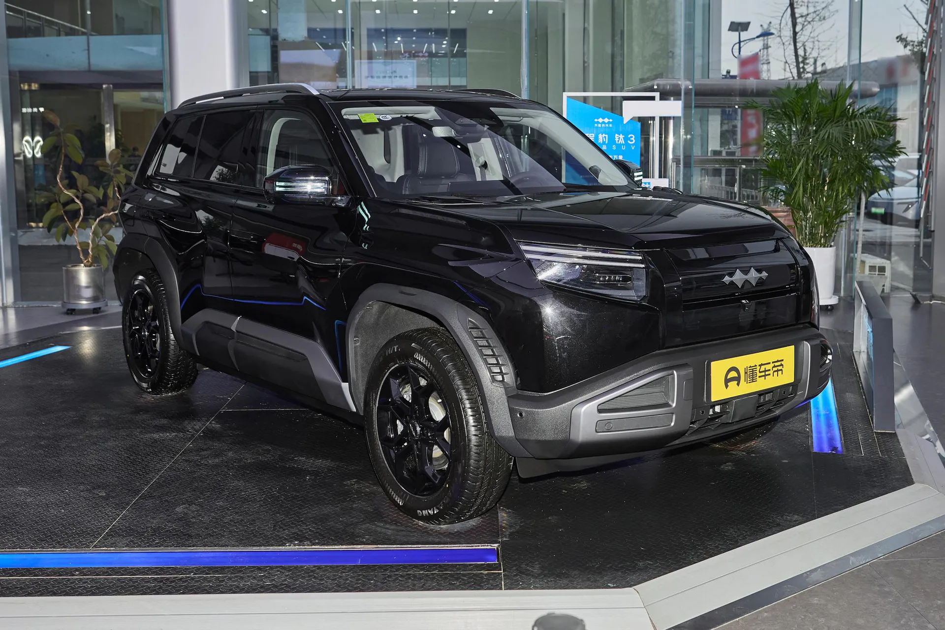  Titanium 3 501 KM RWD Ultra