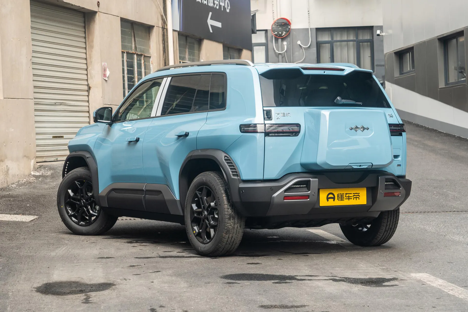  Titanium 3 501 KM RWD Ultra