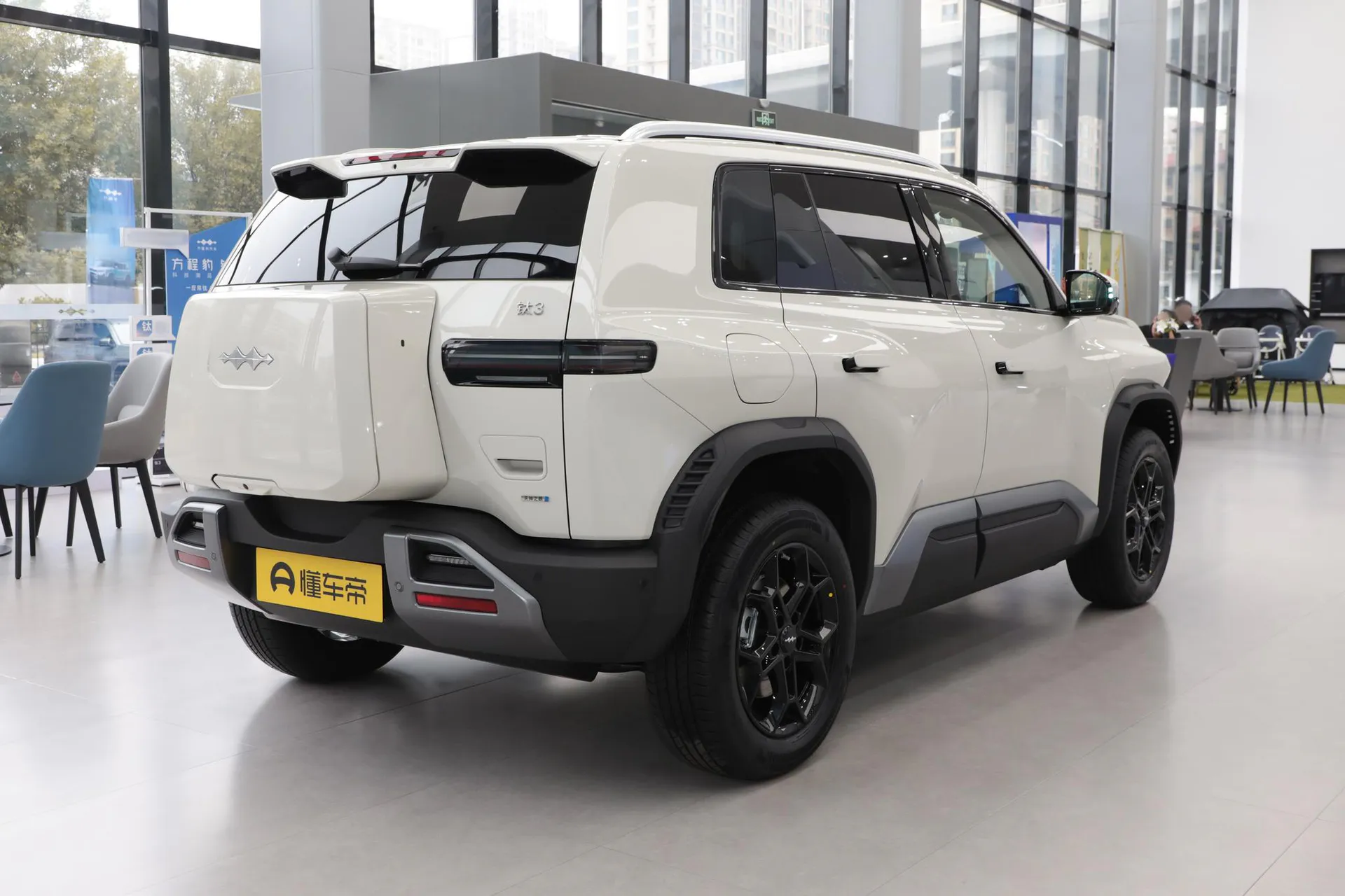  Titanium 3 501 KM RWD Ultra