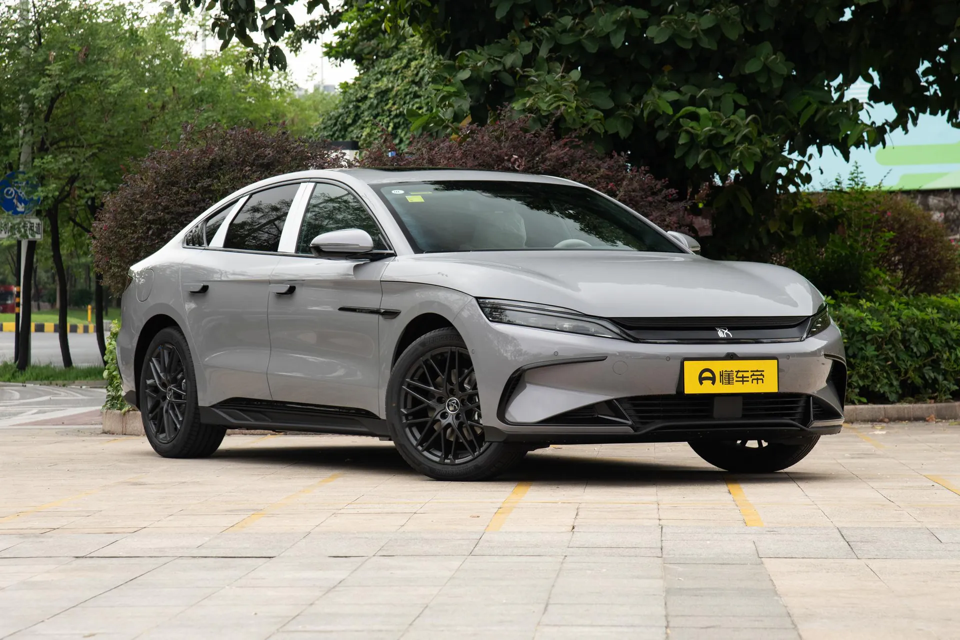  Han EV 705 KM Flash Charge Premium