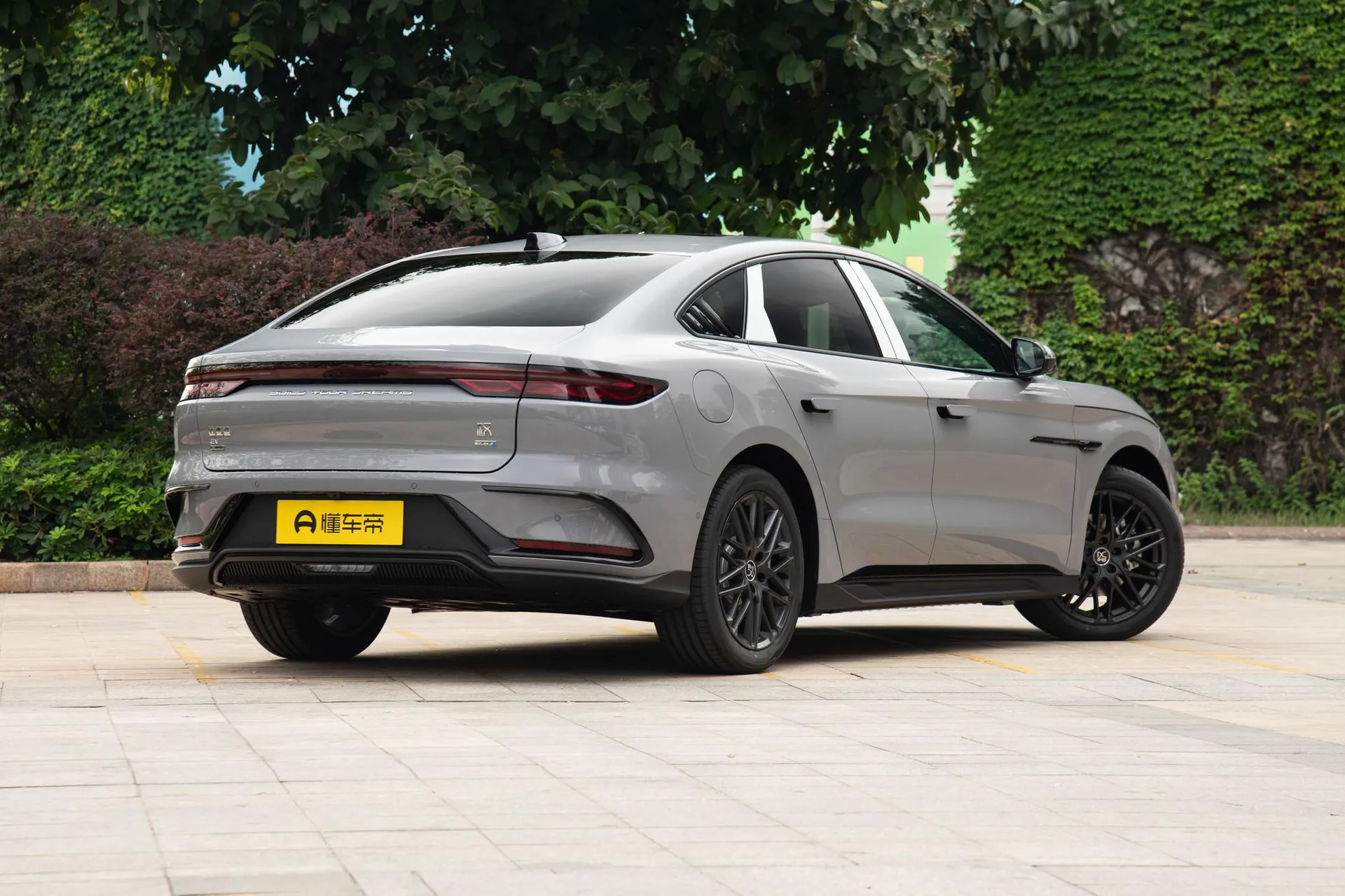  Han EV 705 KM Flash Charge Premium