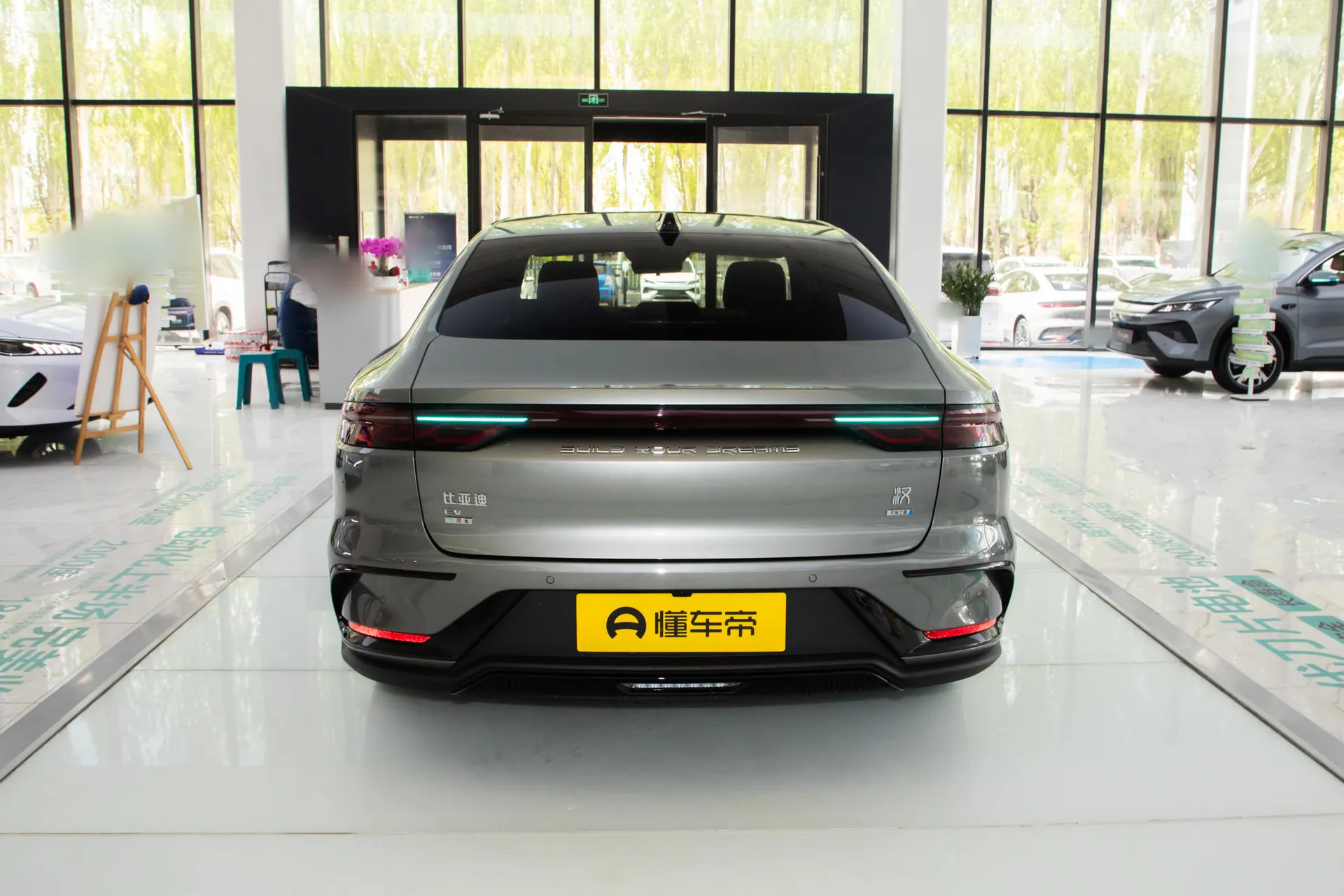  Han EV 705 KM Flash Charge Premium