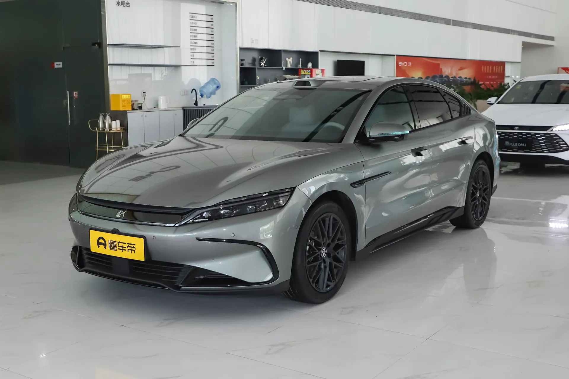  Han EV 705 KM Flash Charge Honor