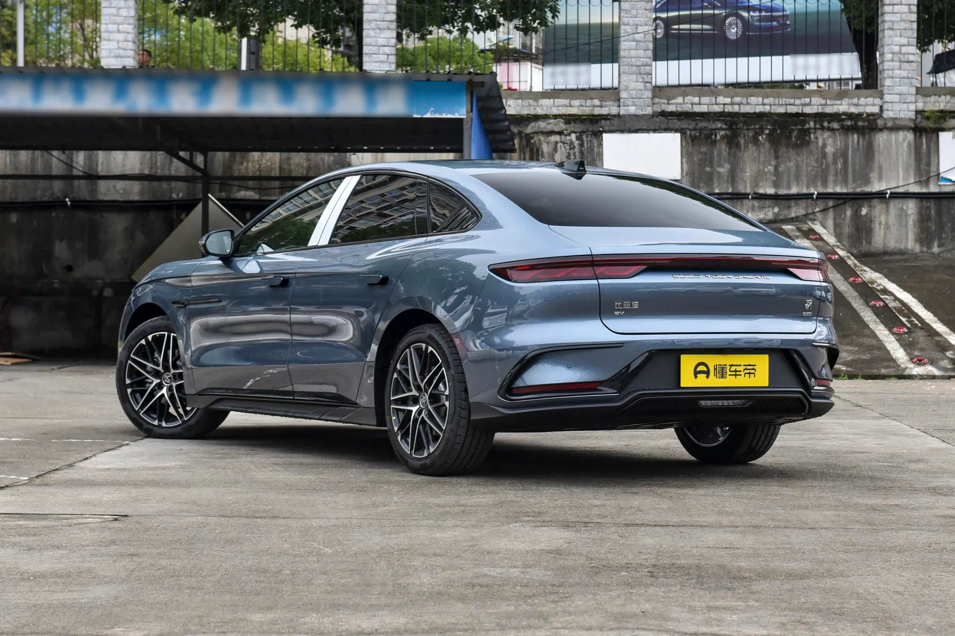  Han EV Long Range Smart Driving 635 KM Flagship