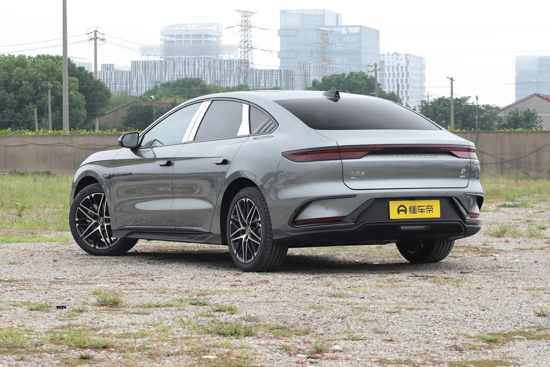  Han EV Long Range Smart Driving 635 KM Flagship