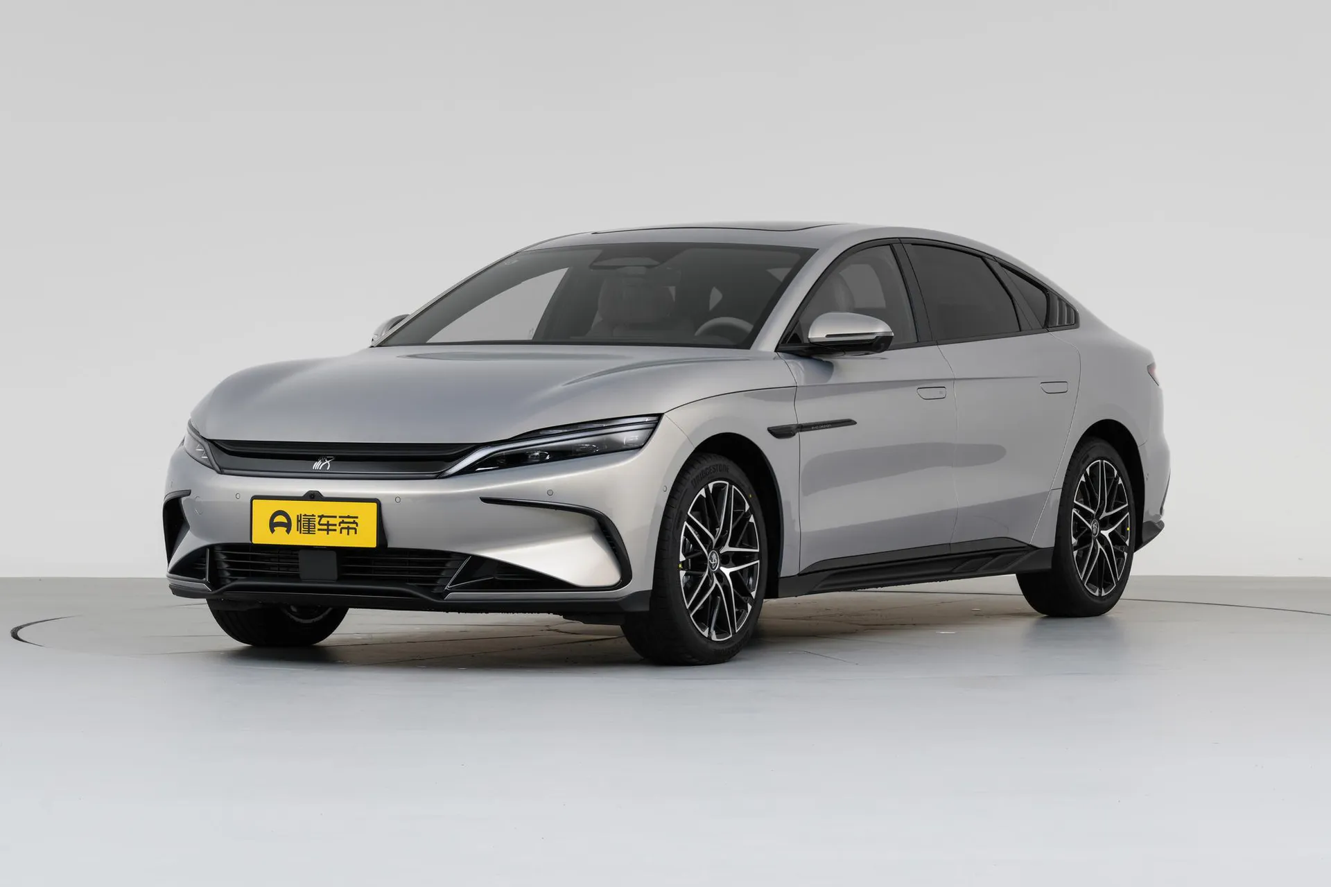 Han EV Long Range Smart Driving 635 KM Flagship