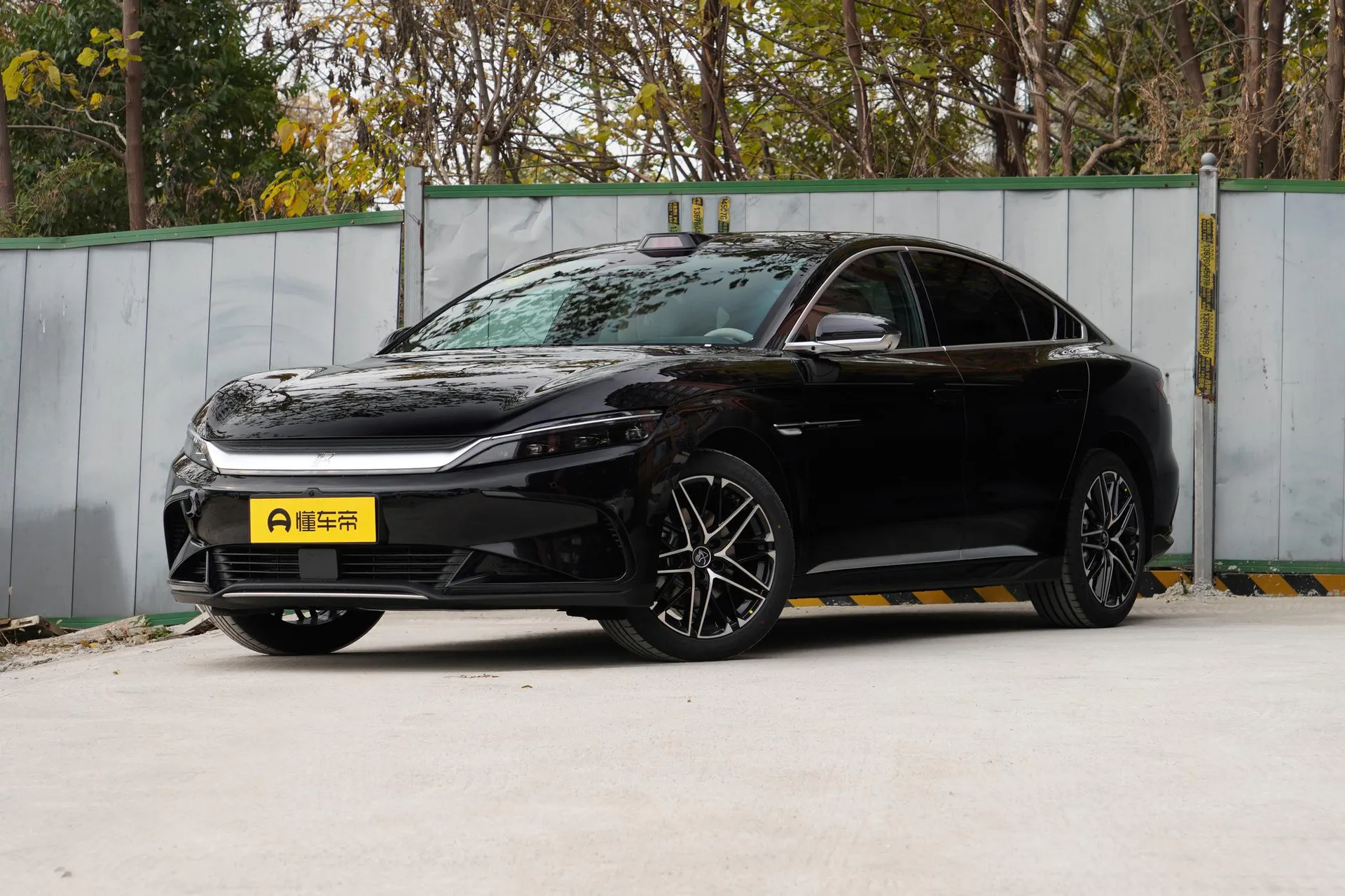 Седан BYD Han EV Long Range Smart Driving 635 KM LiDAR Flagship (2025)